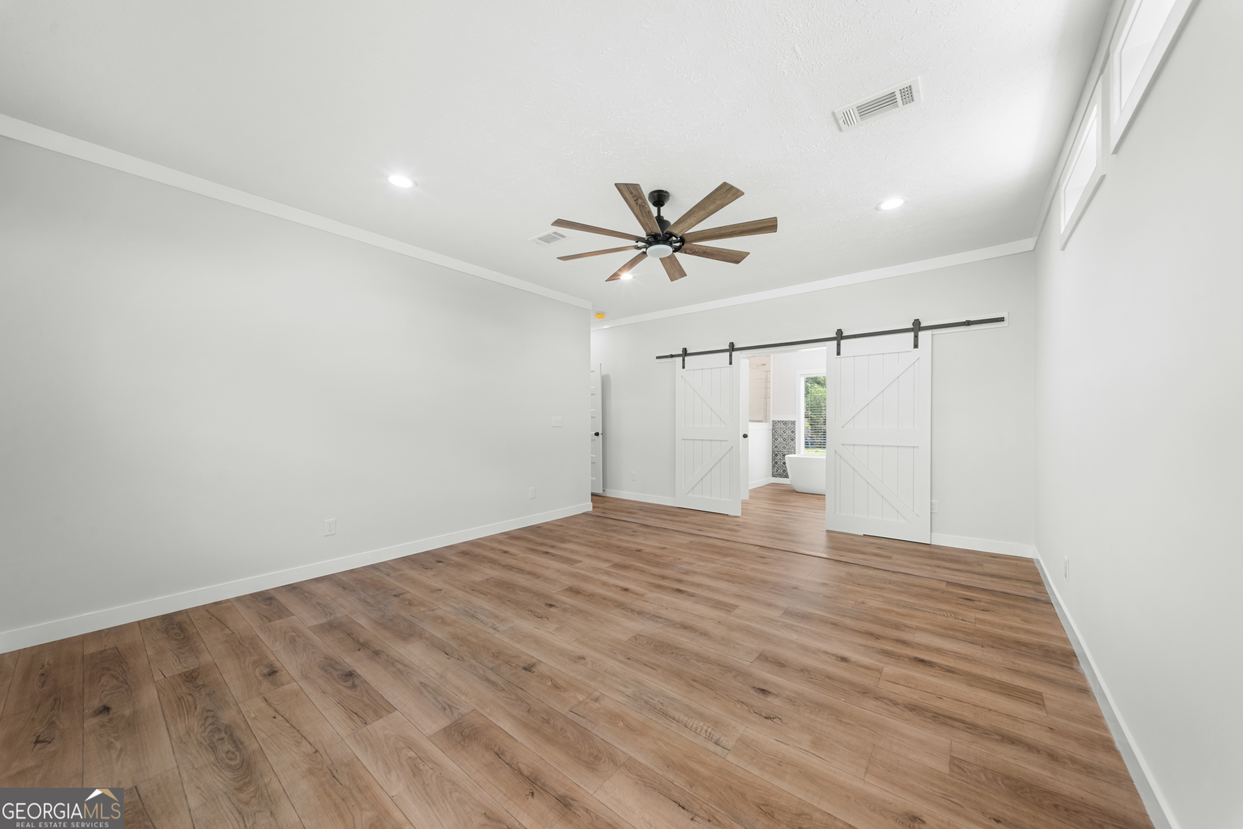 562 Sinkhole Road Property Photo 15