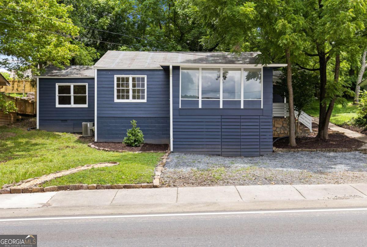 3260 East First Street Property Photo 7