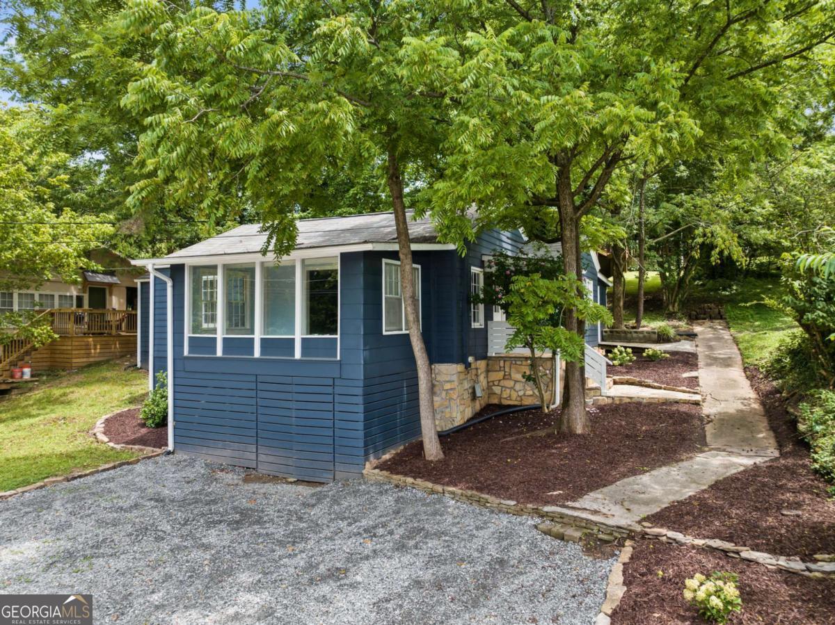 3260 East First Street Property Photo 9