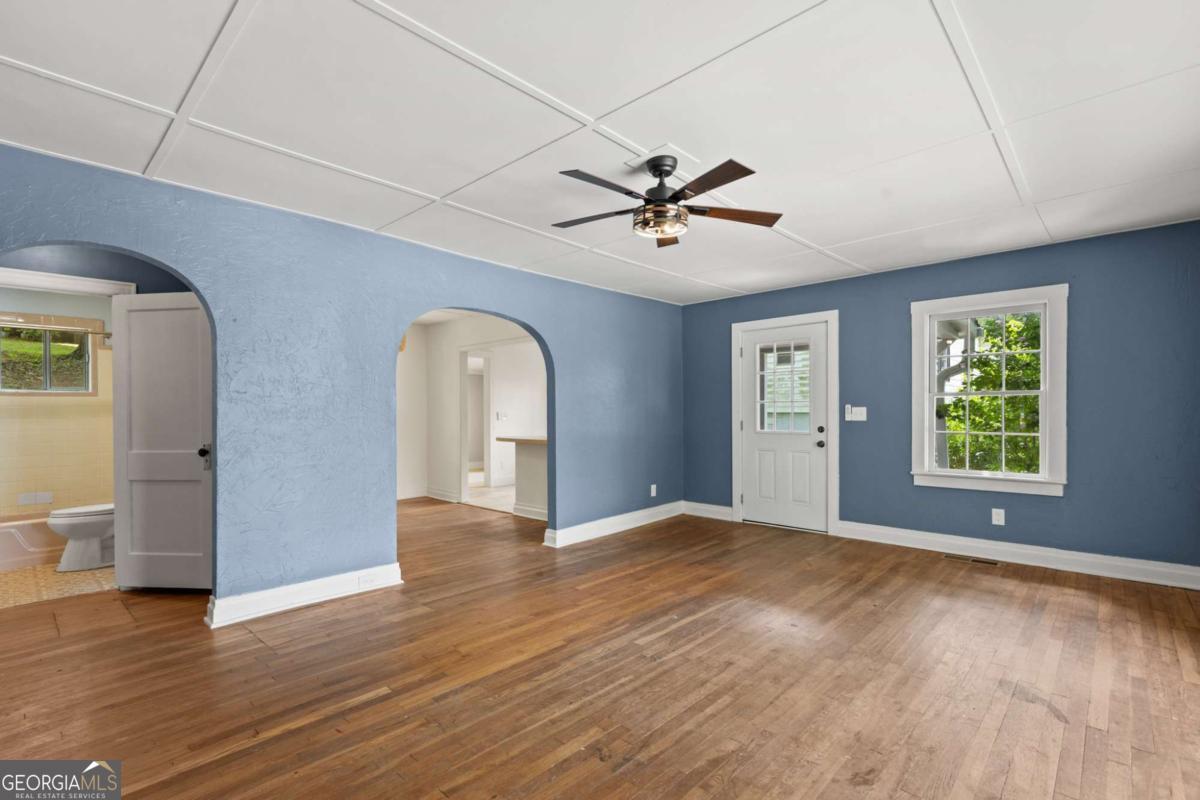 3260 East First Street Property Photo 15