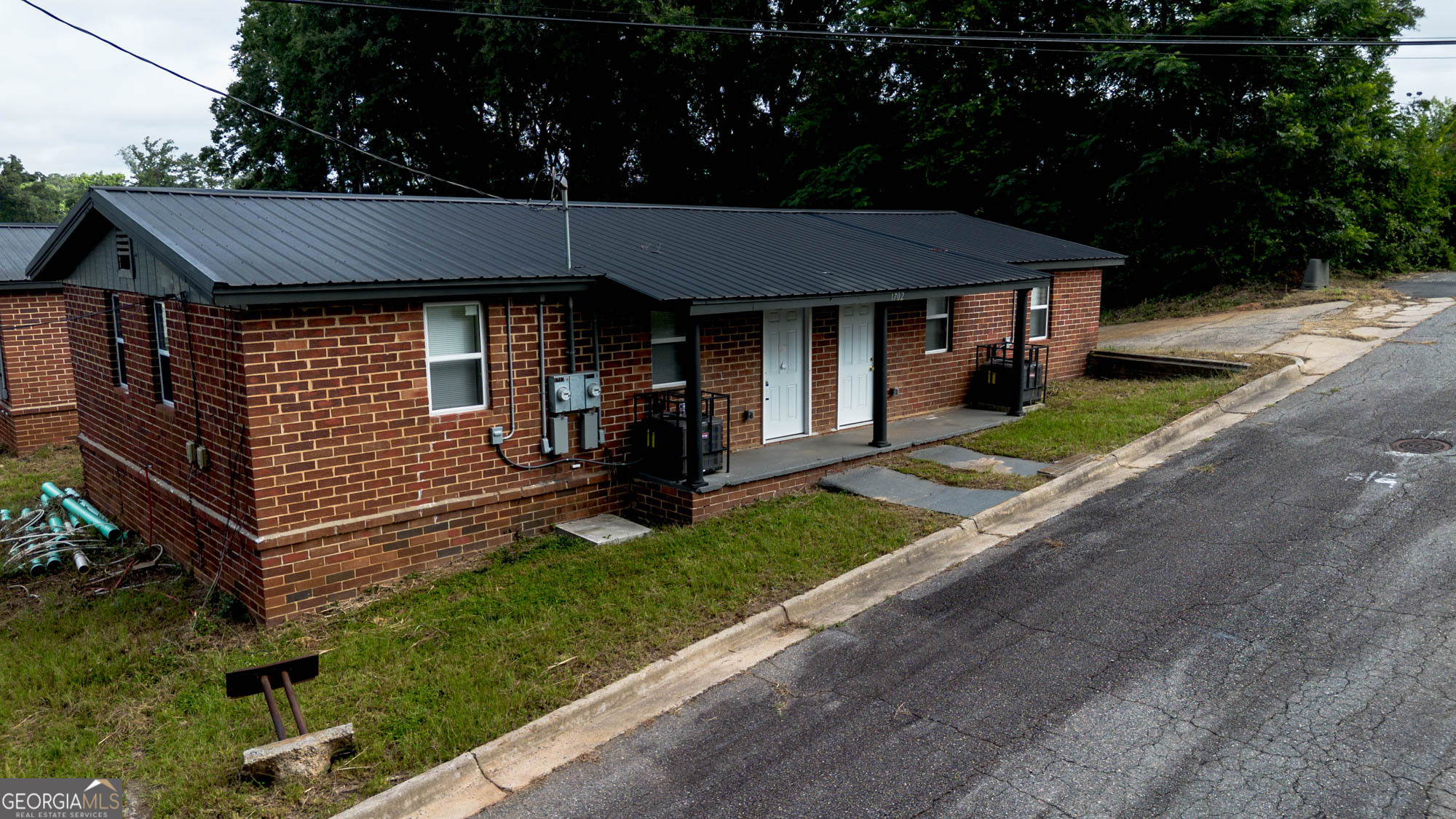 1740 Schofield Street Property Photo 4
