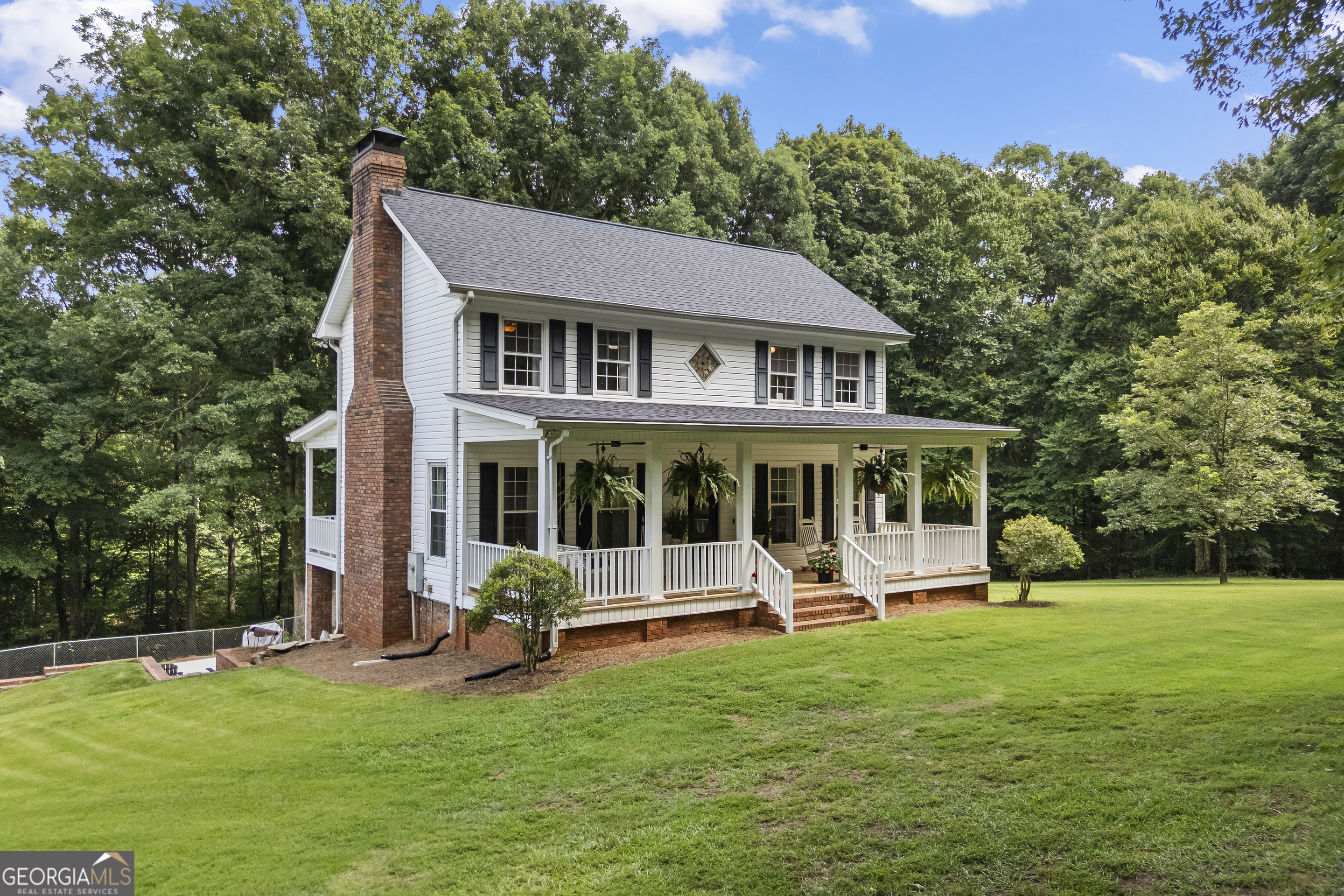 3040 Venable Lane Property Photo 4