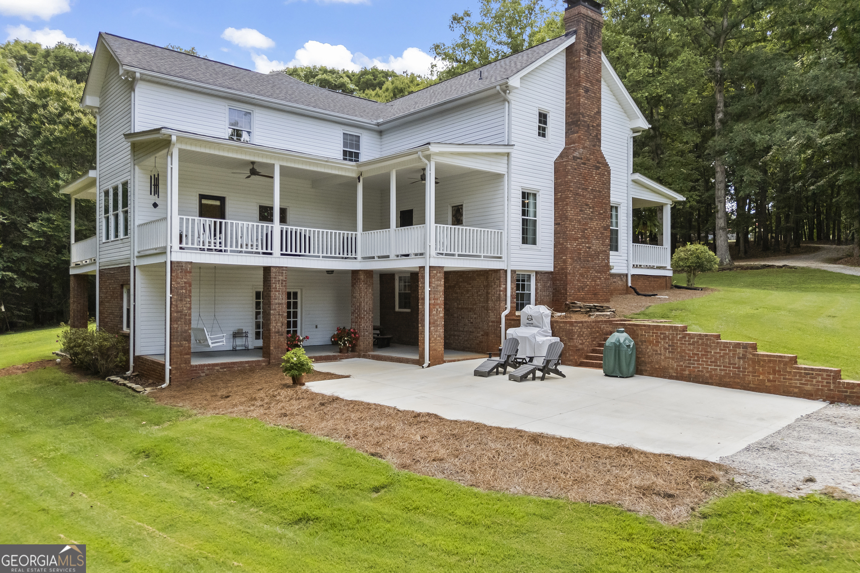 3040 Venable Lane Property Photo 6