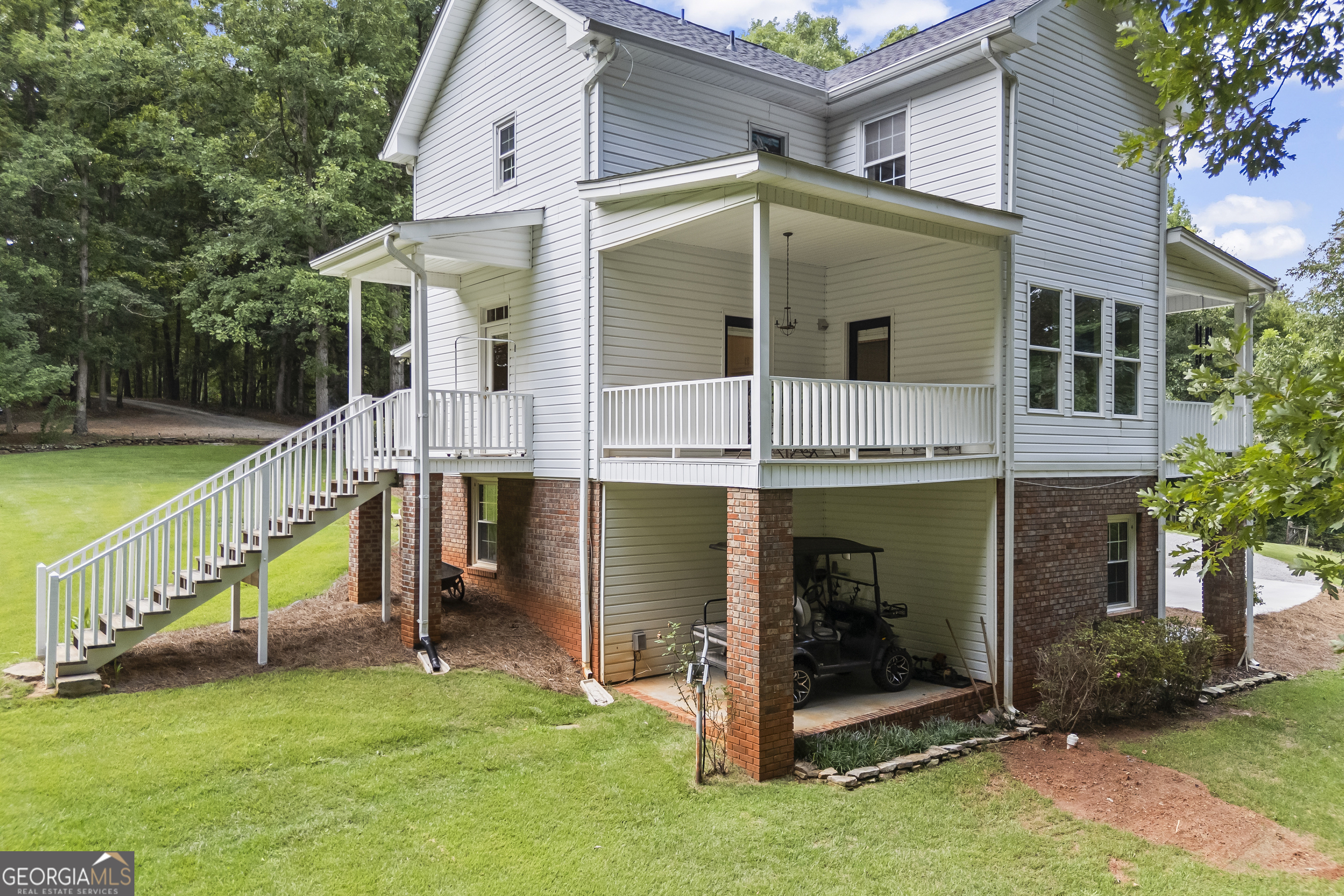 3040 Venable Lane Property Photo 9