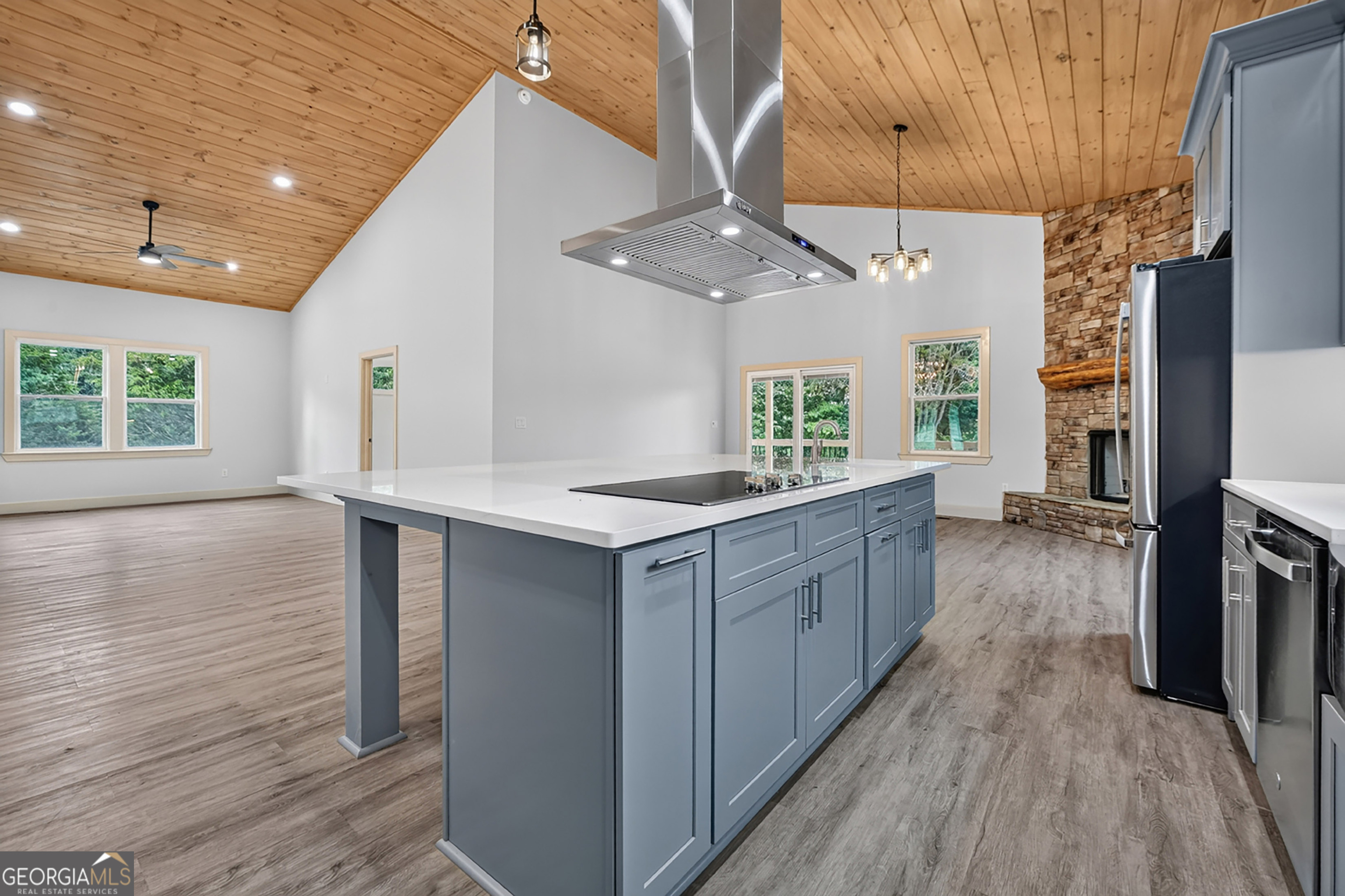 2125 Shady Grove Property Photo 8