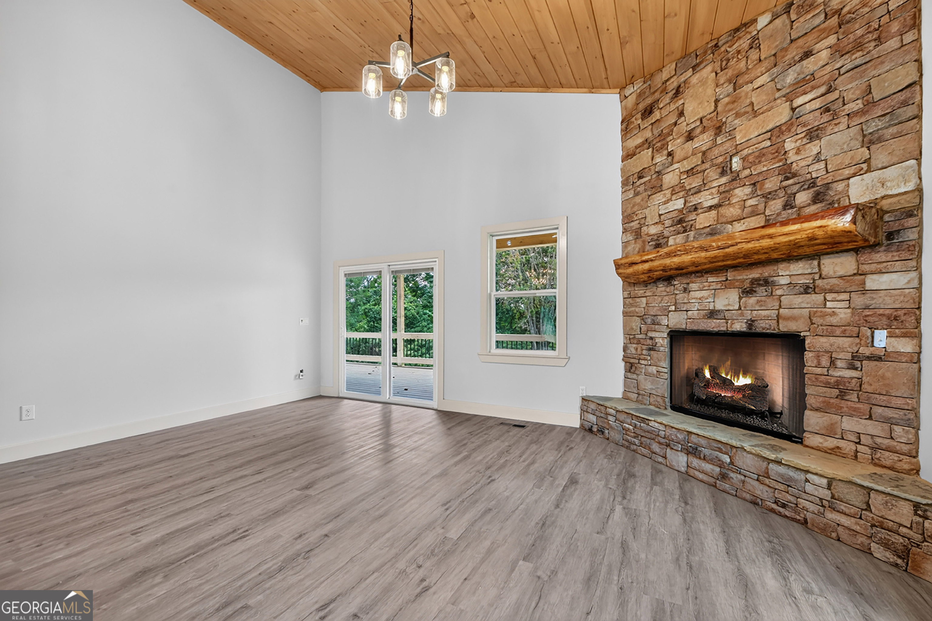 2125 Shady Grove Property Photo 14