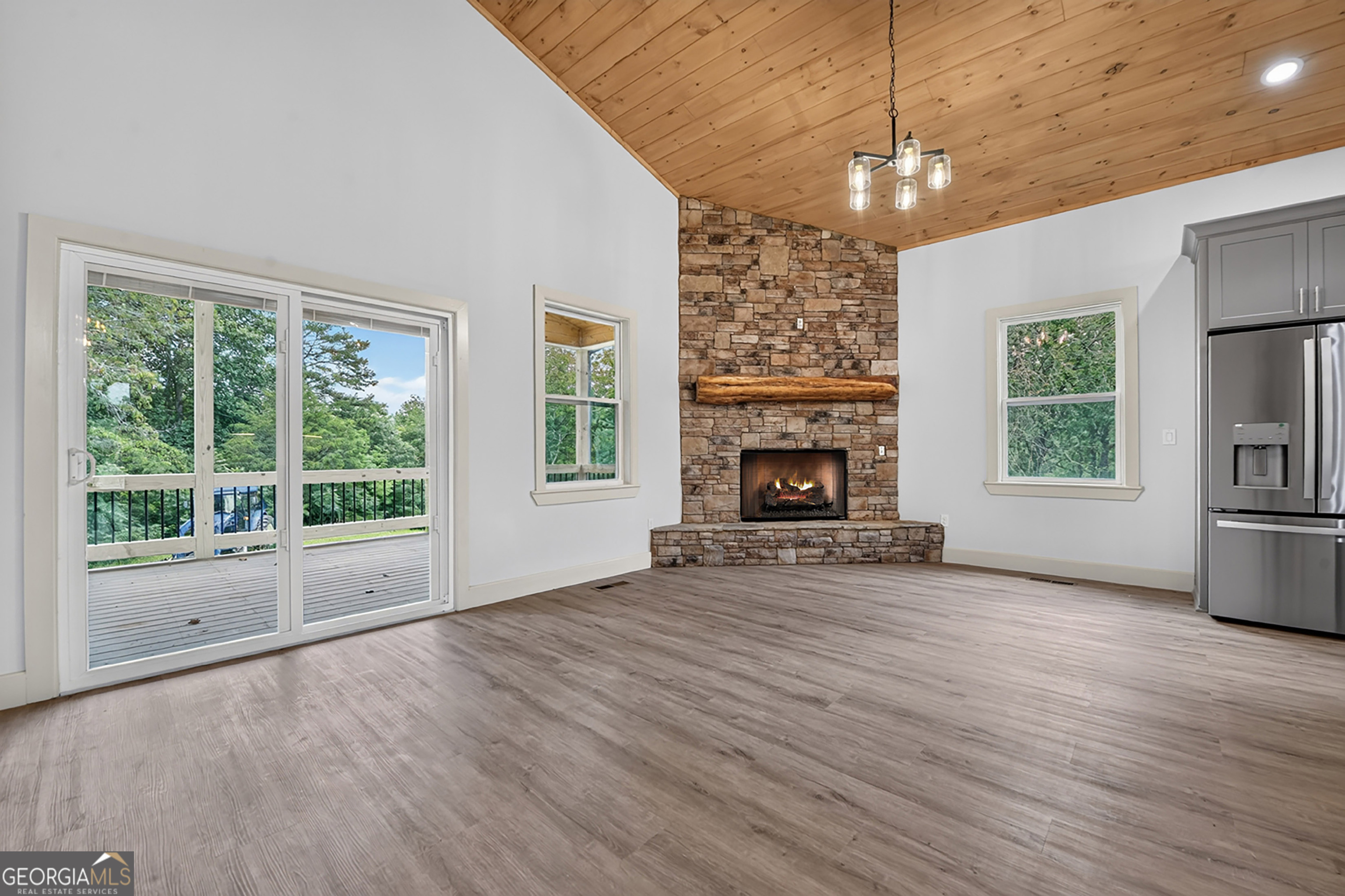 2125 Shady Grove Property Photo 15