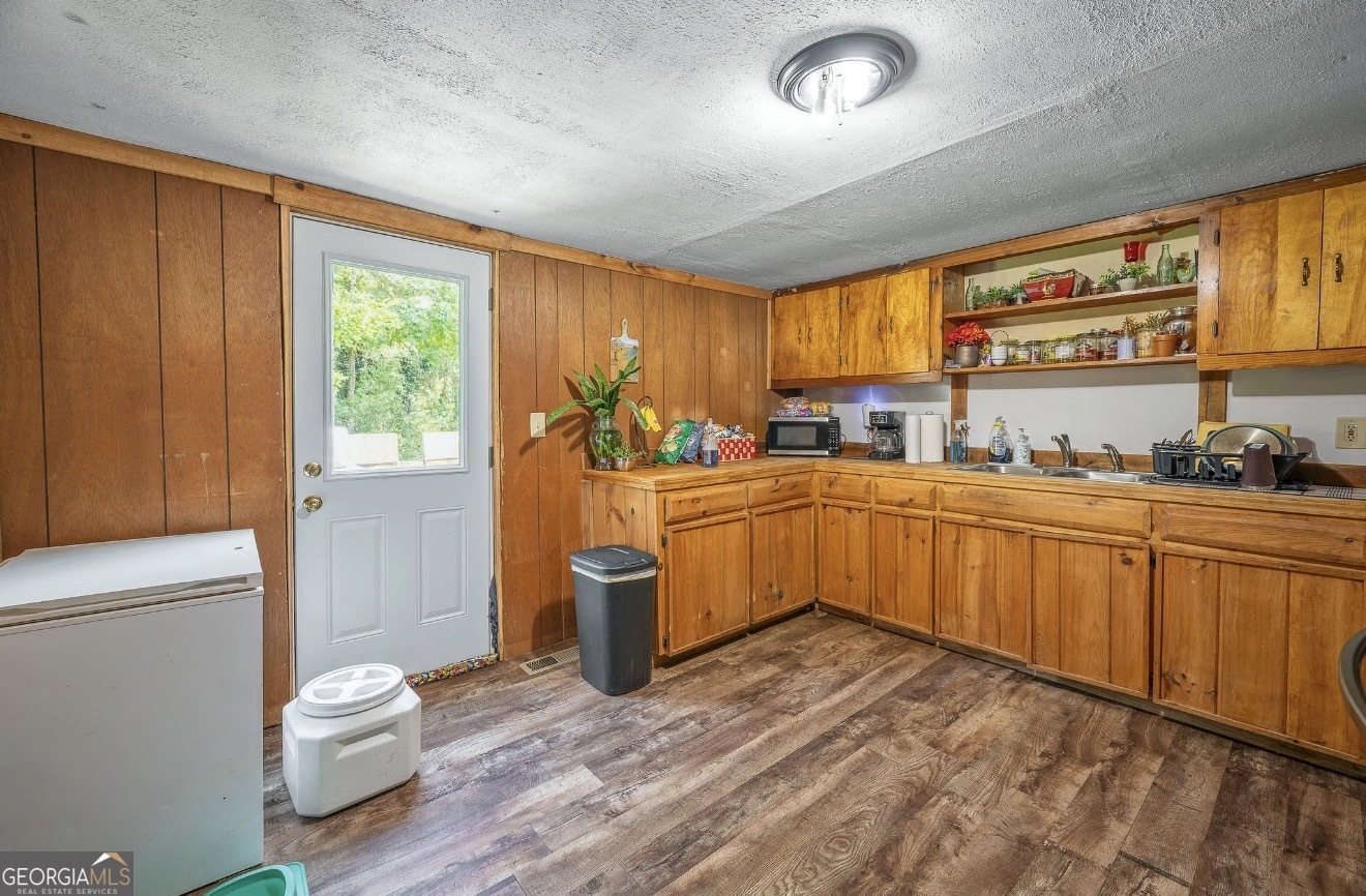 345 State Street Property Photo 5