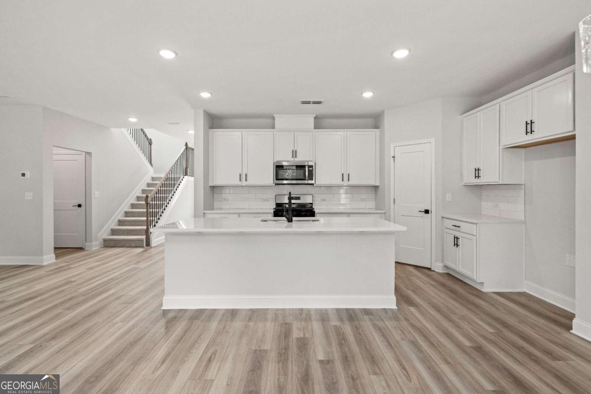 149 Barton Springs Property Photo 11
