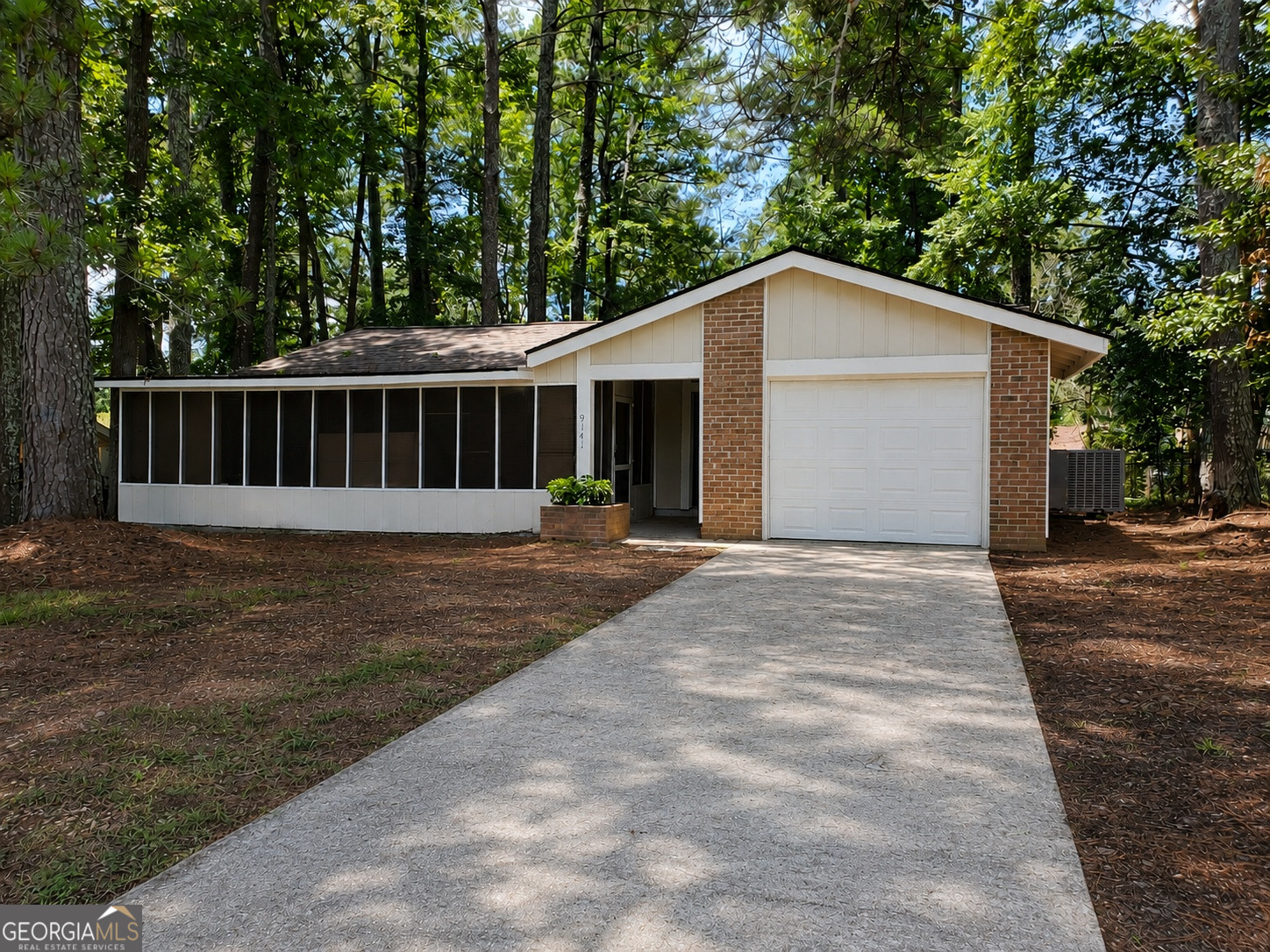 9141 Trail Court Property Photo 1