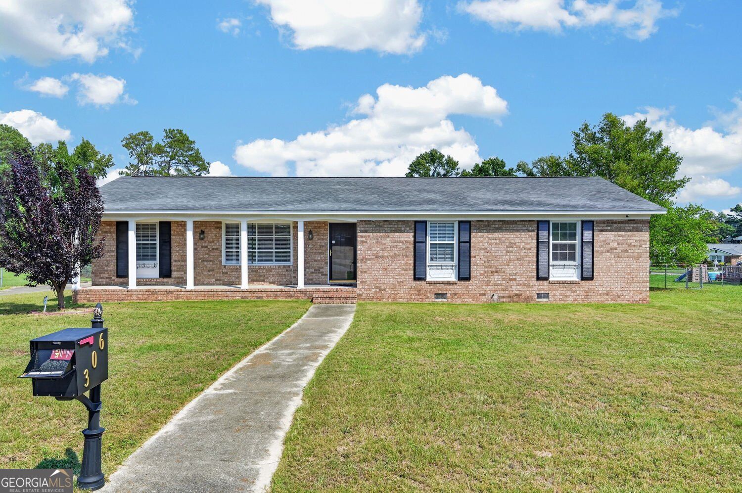306 Skylark Road Property Photo 1