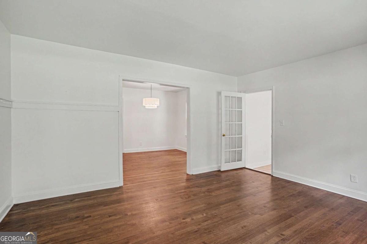 2767 Joyce Avenue Property Photo 5