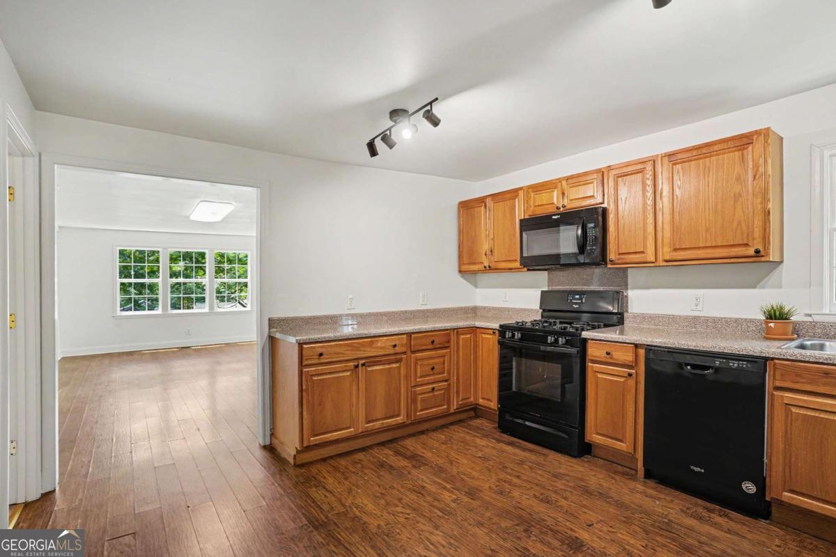 2767 Joyce Avenue Property Photo 10
