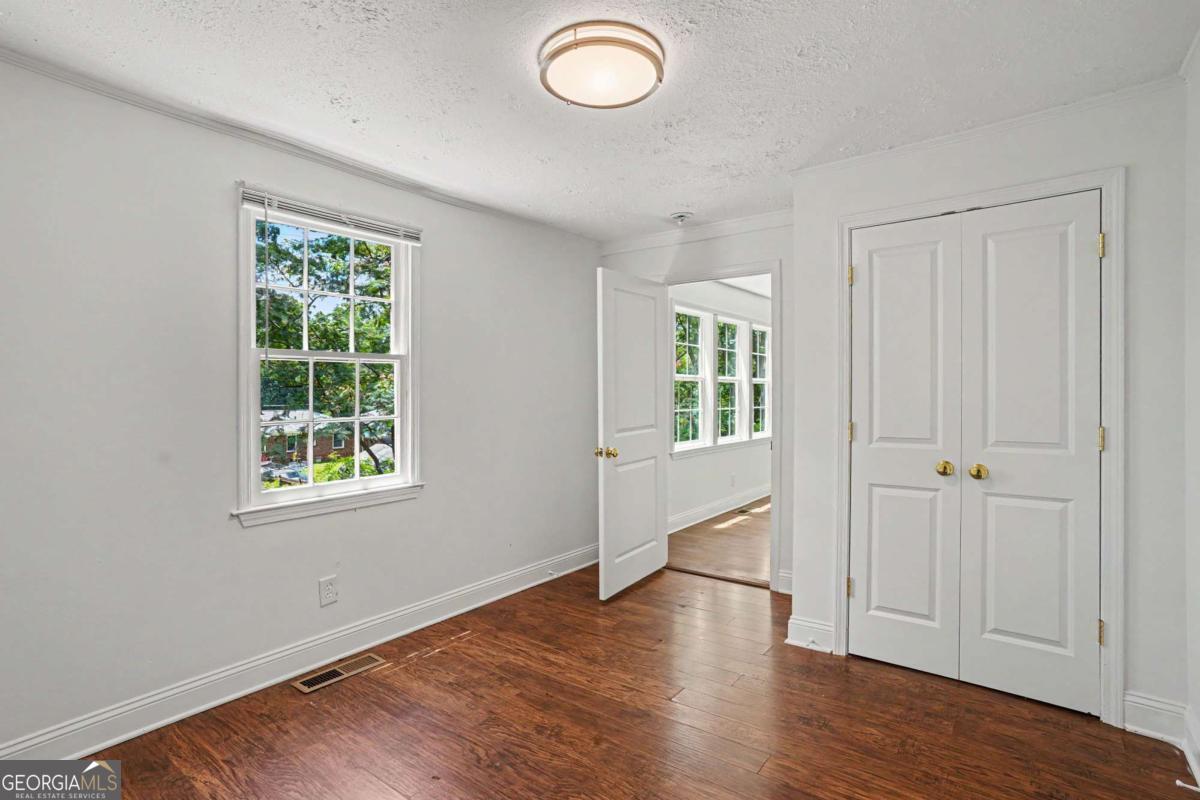 2767 Joyce Avenue Property Photo 18