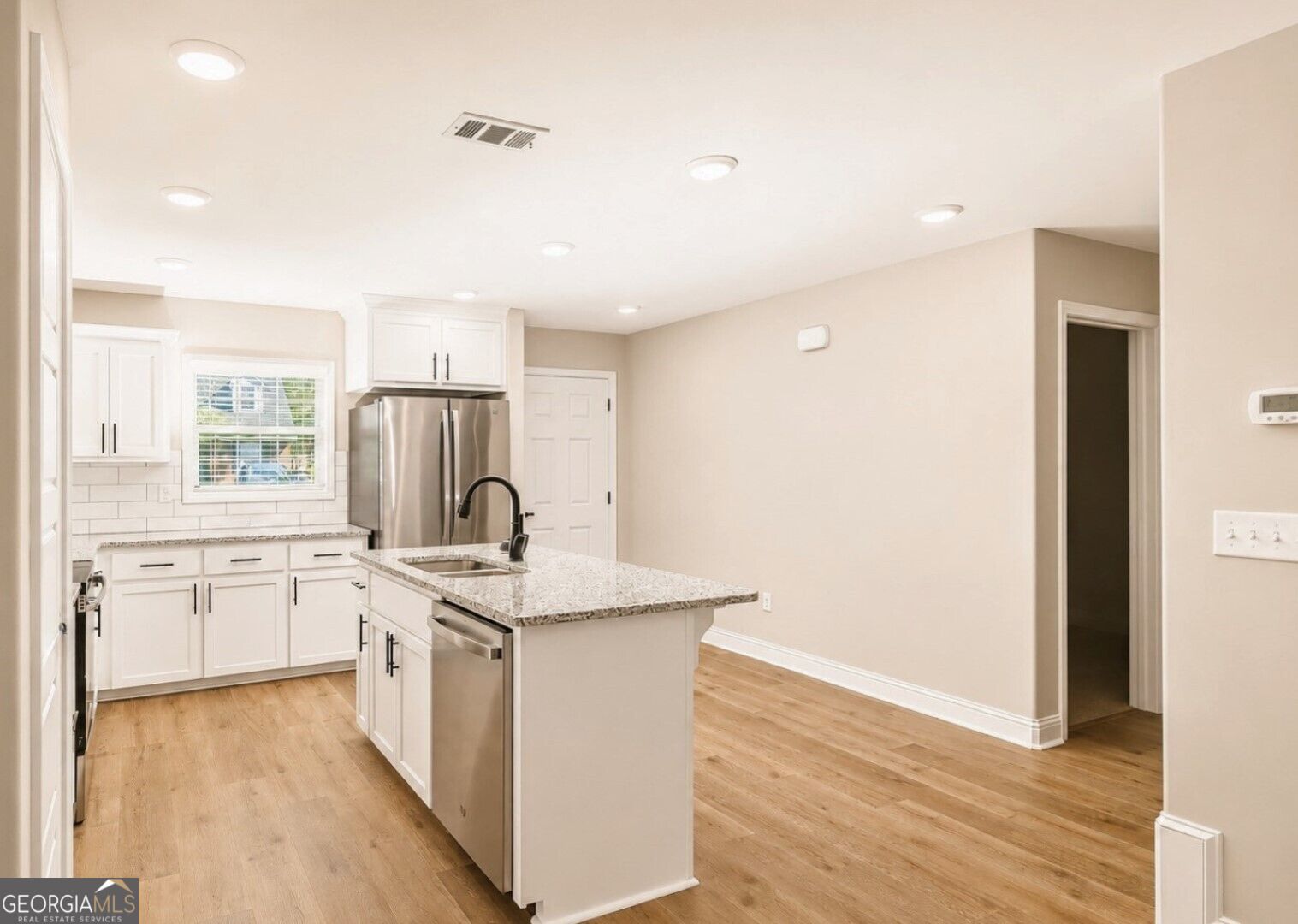 419 Madison Avenue Property Photo 9