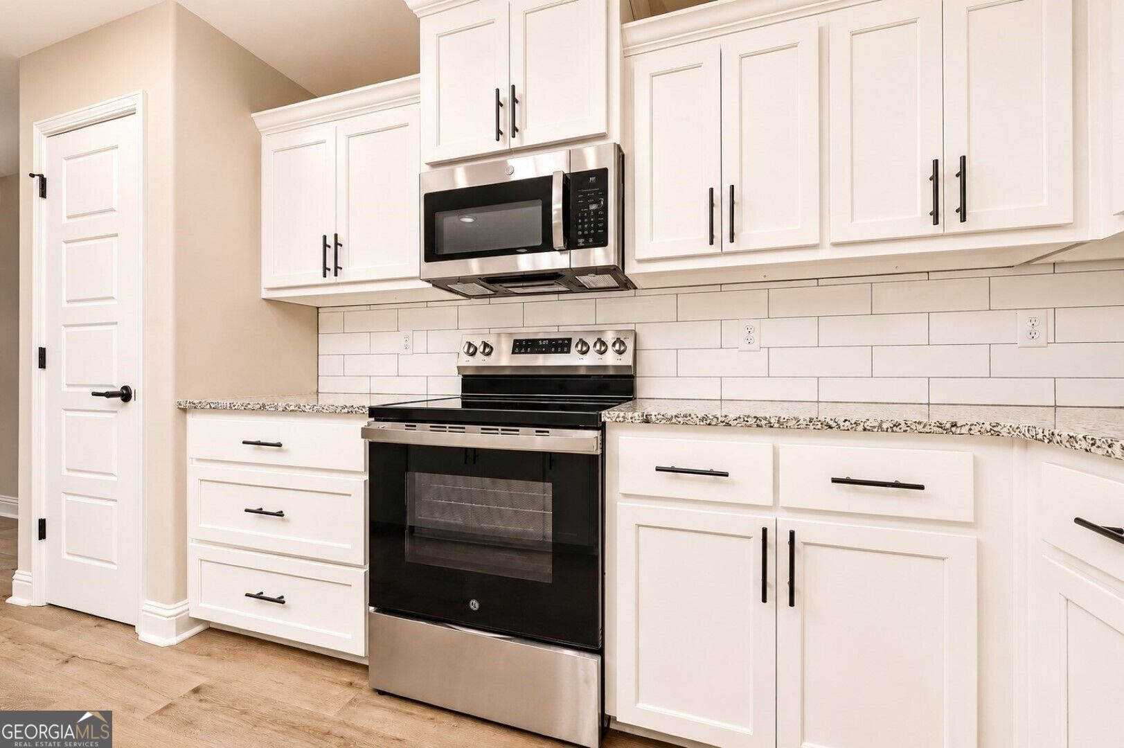 419 Madison Avenue Property Photo 10