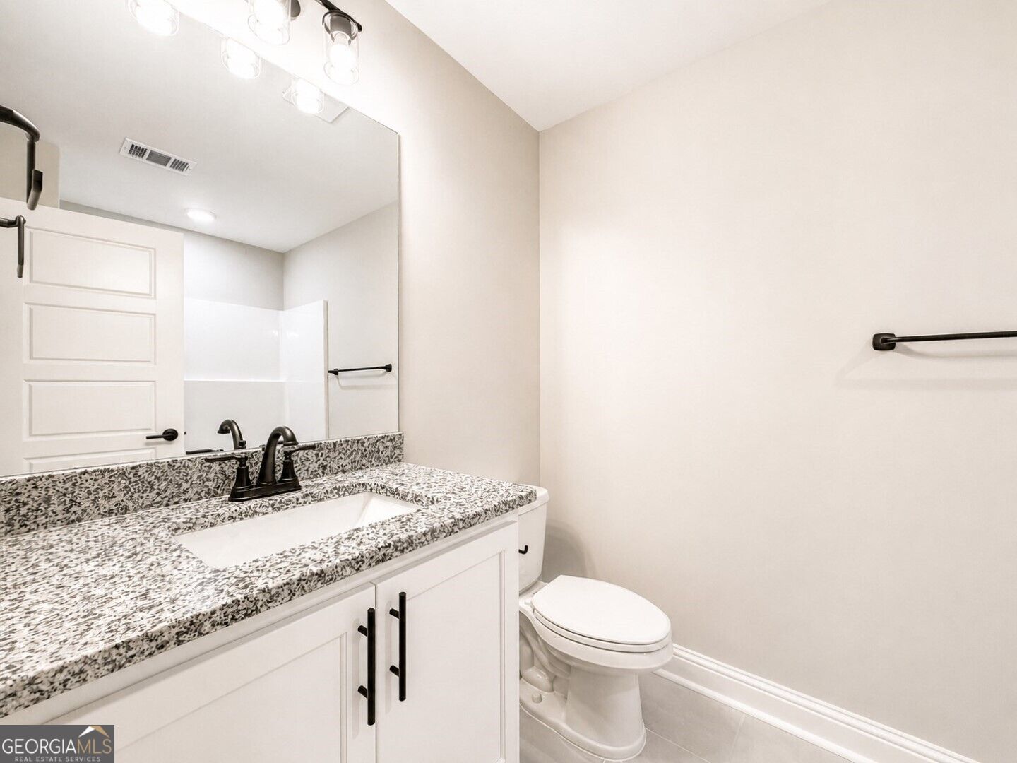 419 Madison Avenue Property Photo 23