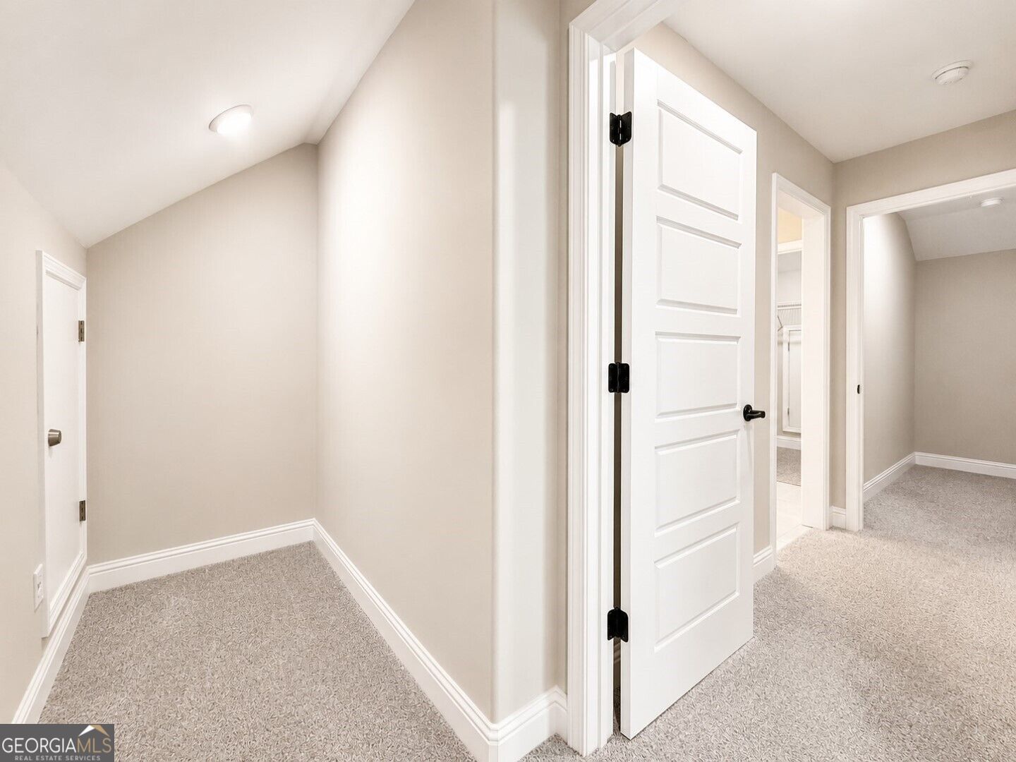 419 Madison Avenue Property Photo 31