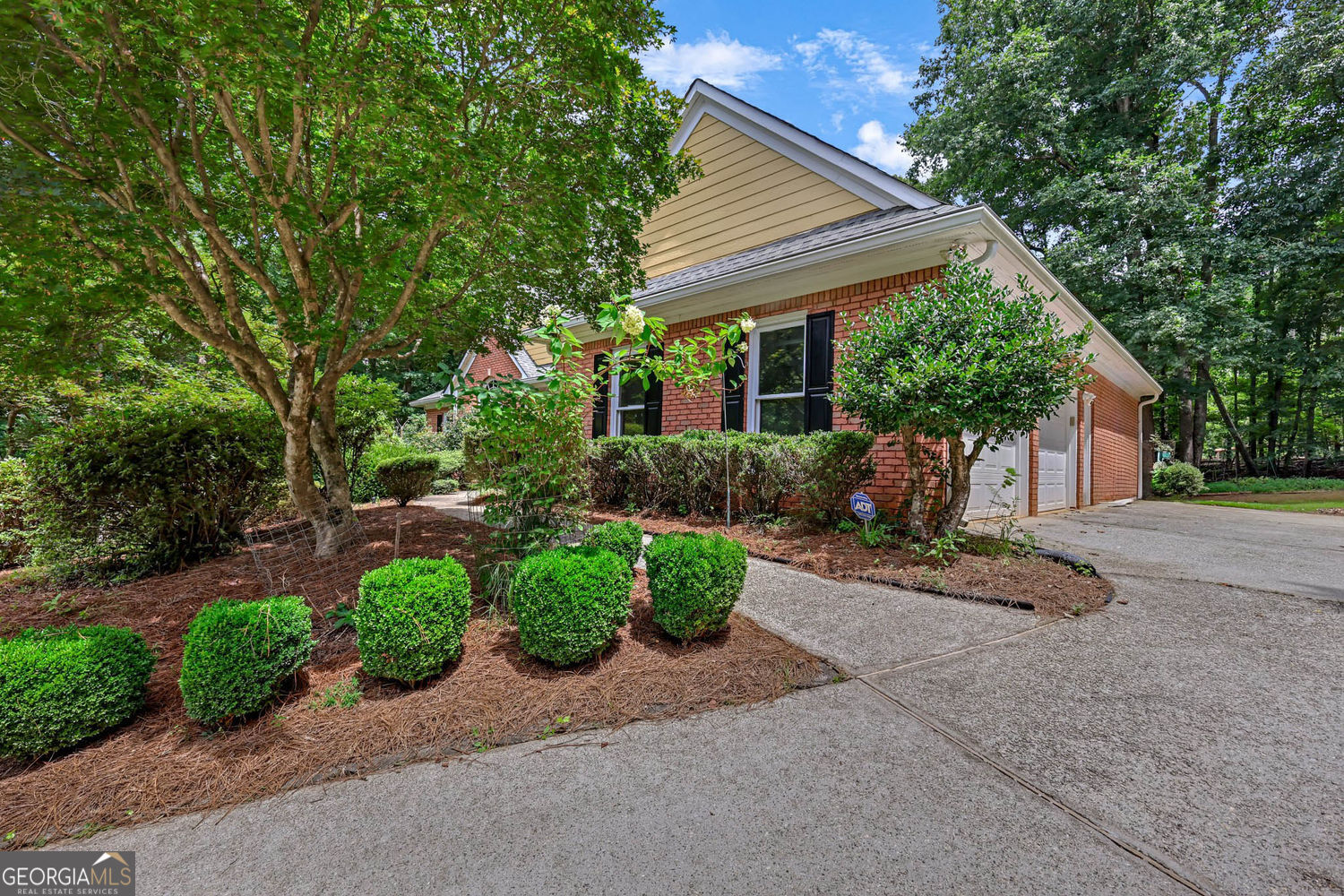 175 Pinevale Court Property Photo 3