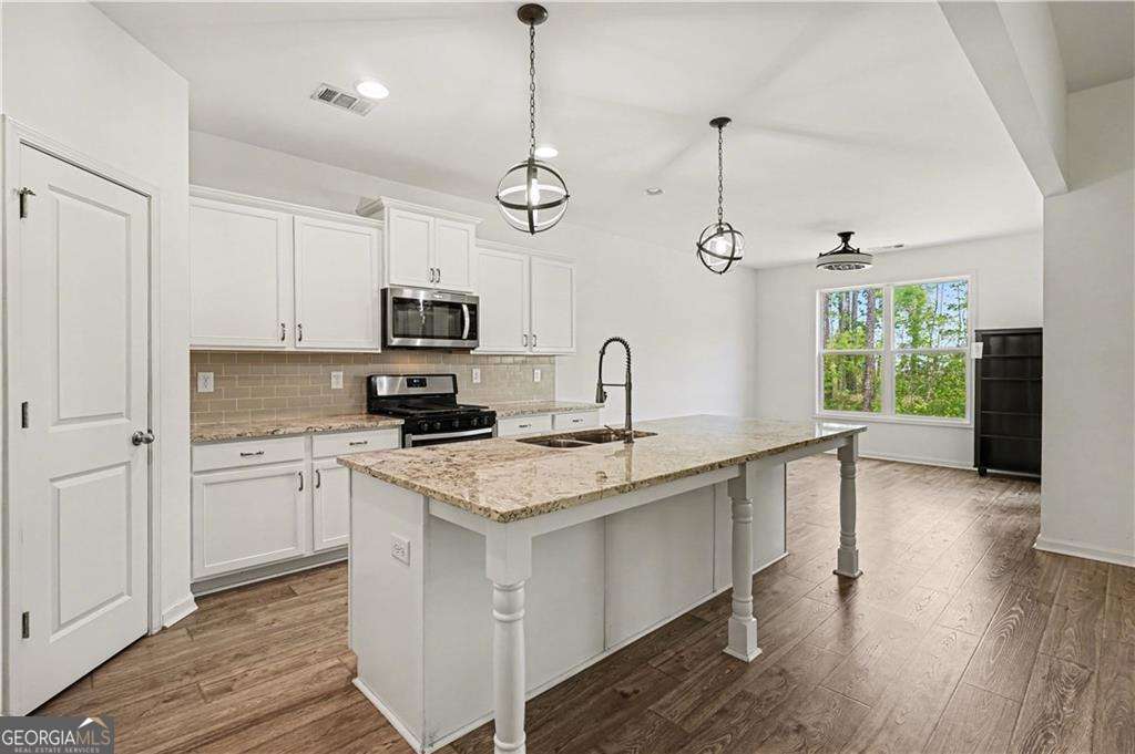 2304 Margaux Court Property Photo 9