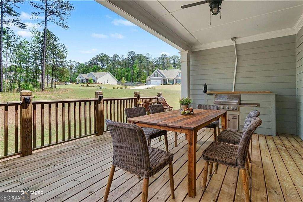 2304 Margaux Court Property Photo 28