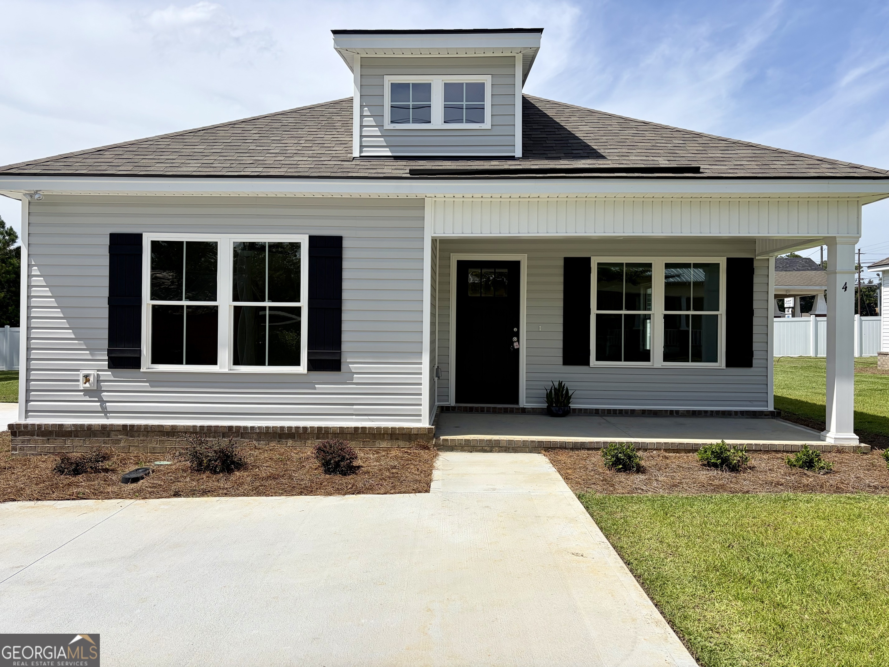 4 Roundtree Street Property Photo 1
