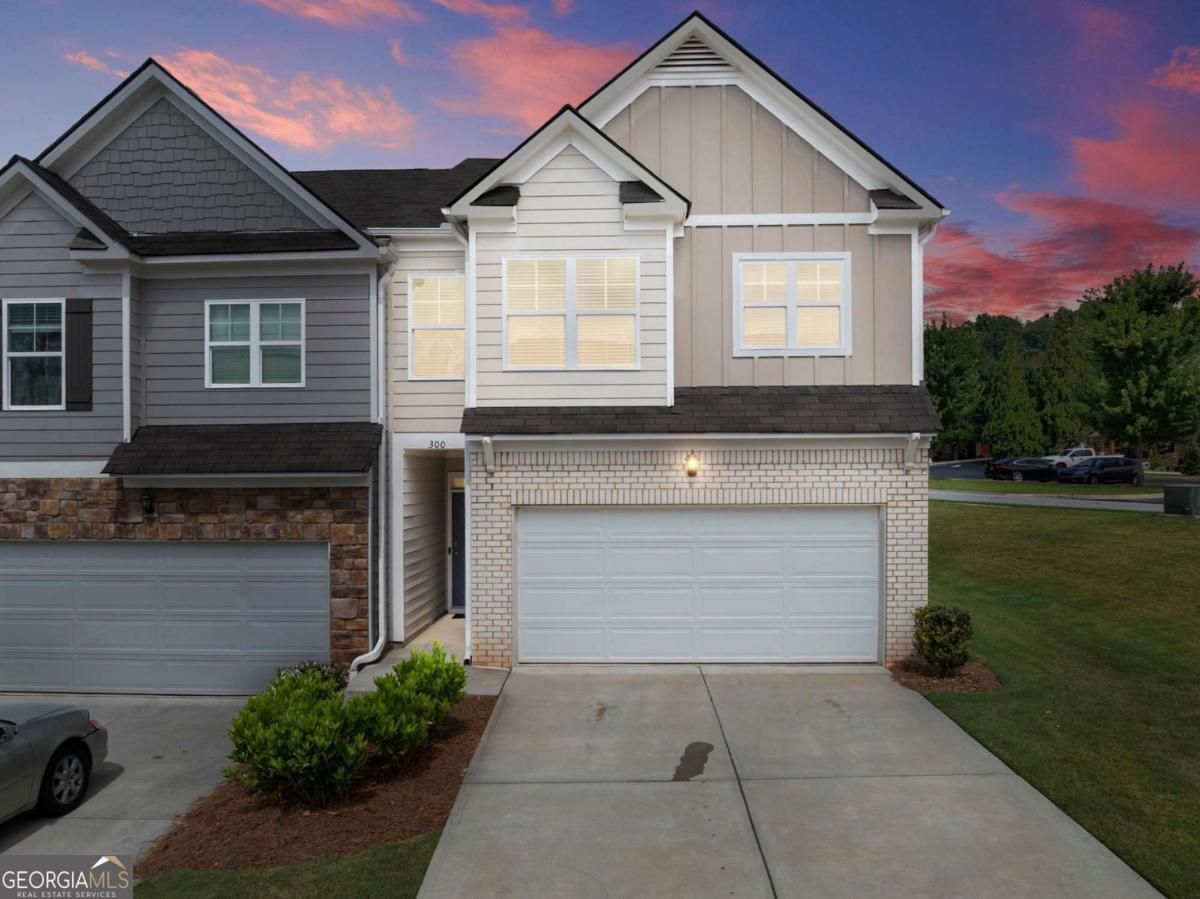 300 Stoneybrook Court Property Photo 2
