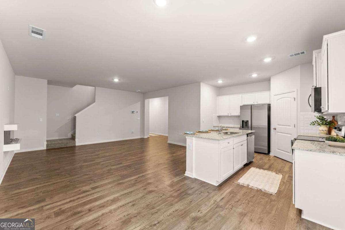 300 Stoneybrook Court Property Photo 10