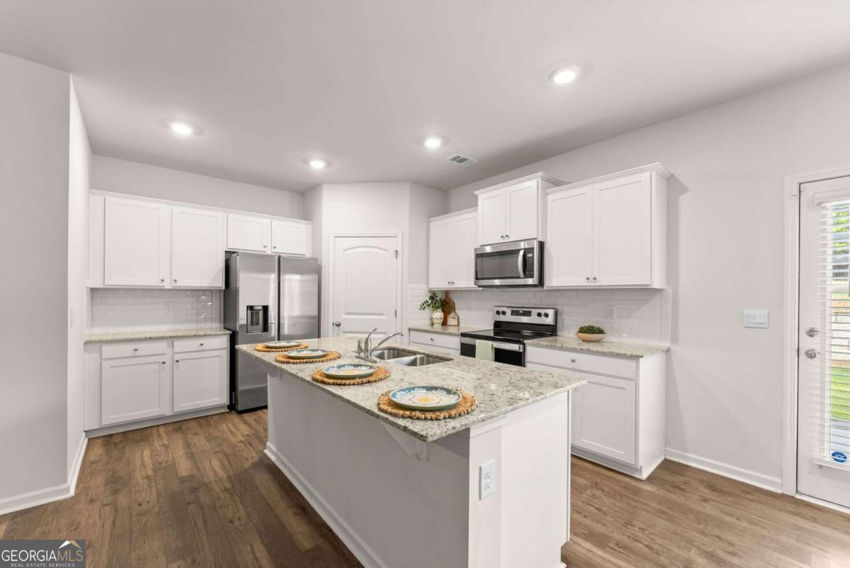 300 Stoneybrook Court Property Photo 12