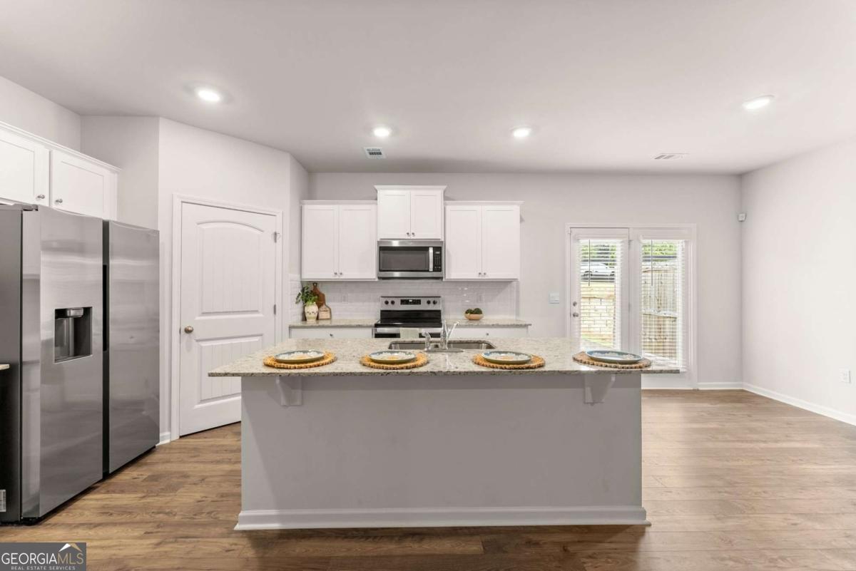 300 Stoneybrook Court Property Photo 14