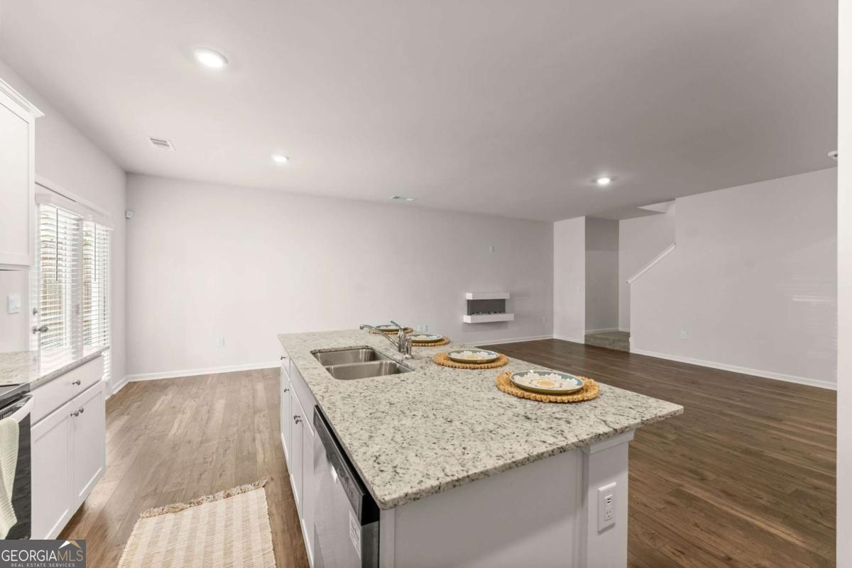 300 Stoneybrook Court Property Photo 16