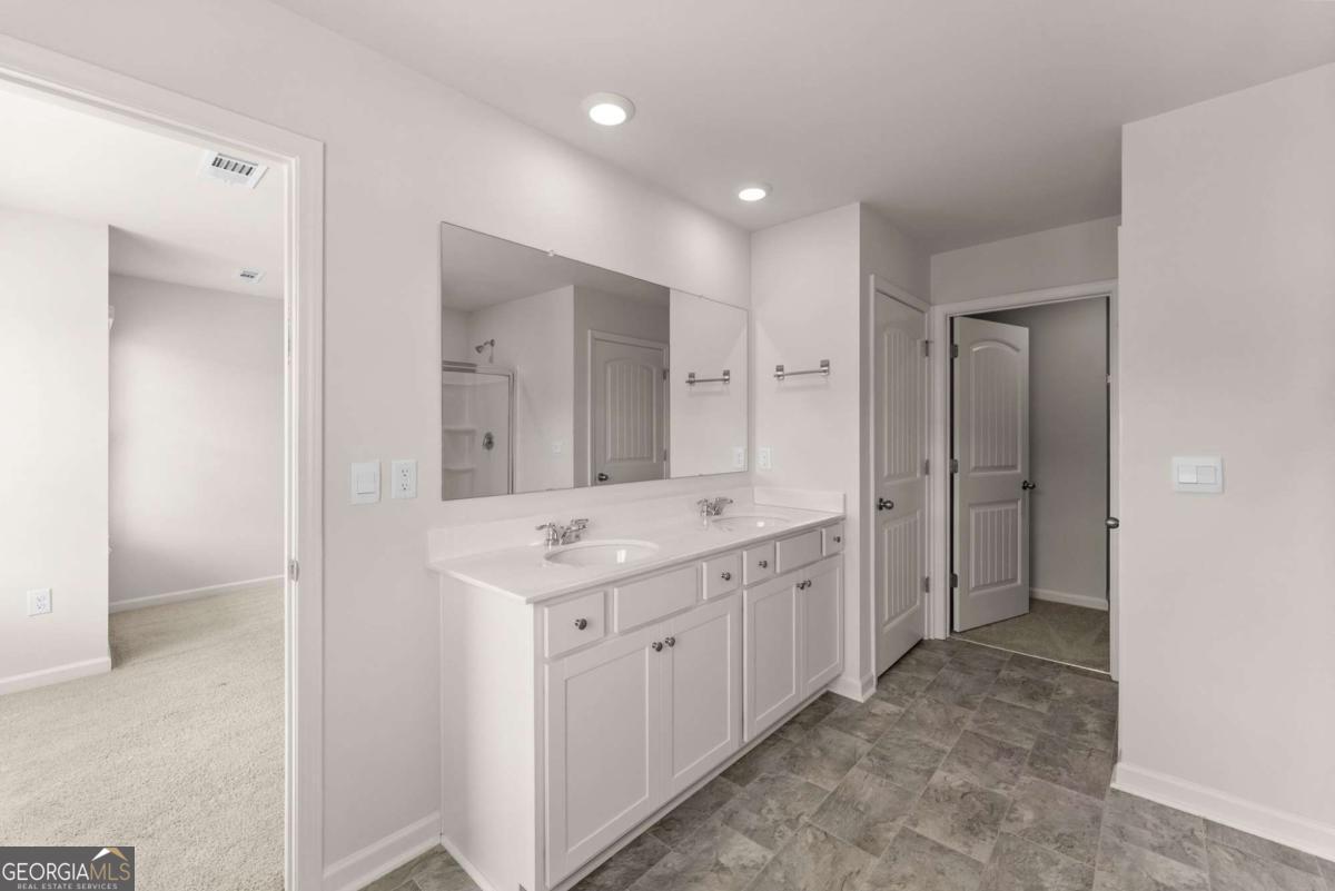 300 Stoneybrook Court Property Photo 21