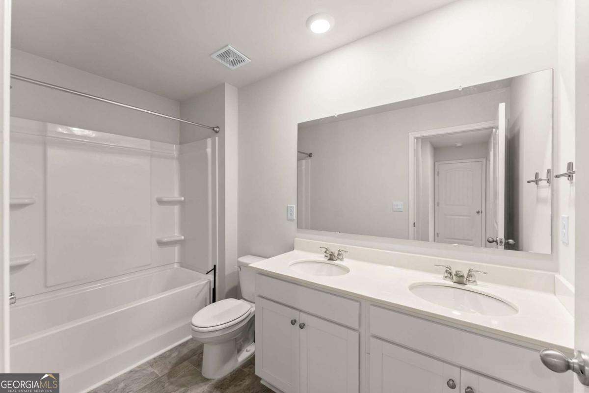 300 Stoneybrook Court Property Photo 32