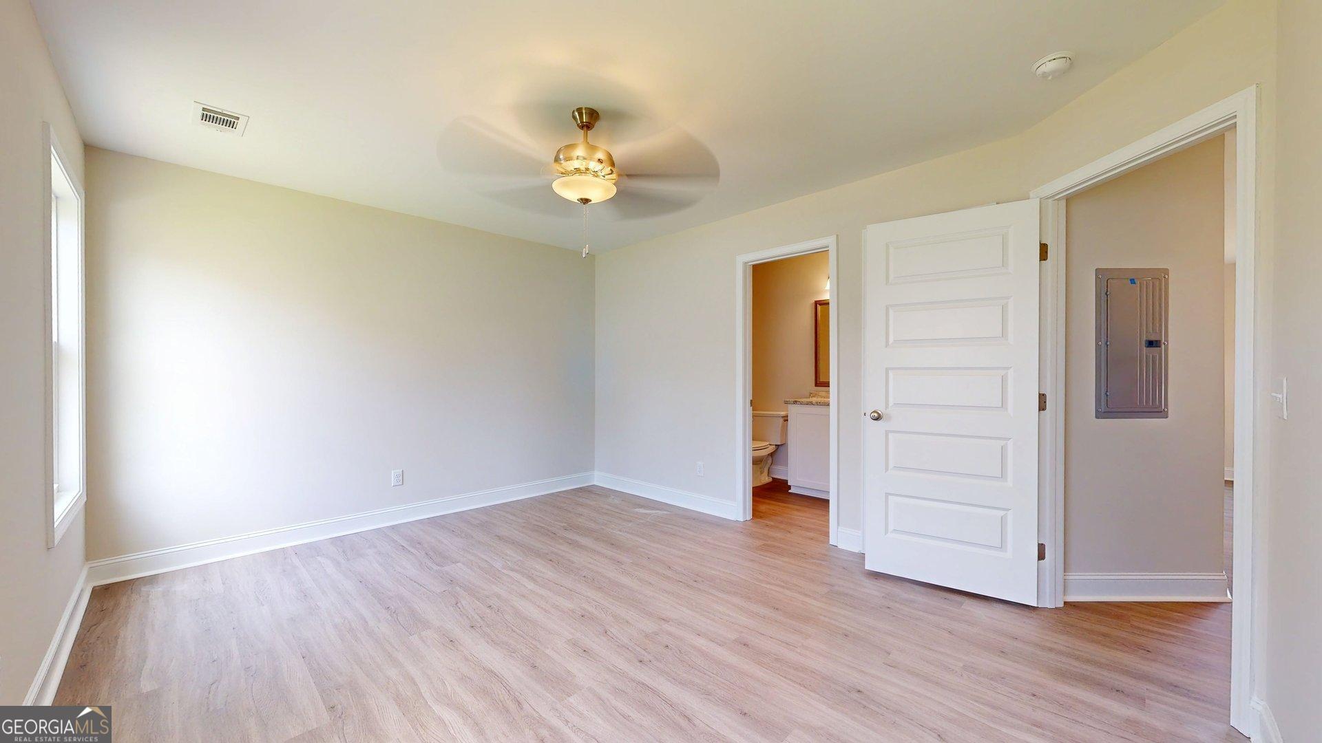 6 Roundtree Street Property Photo 14