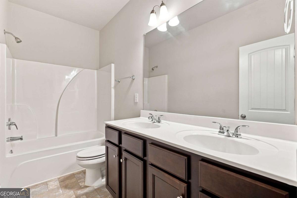 6323 Oakwell Place Property Photo 31