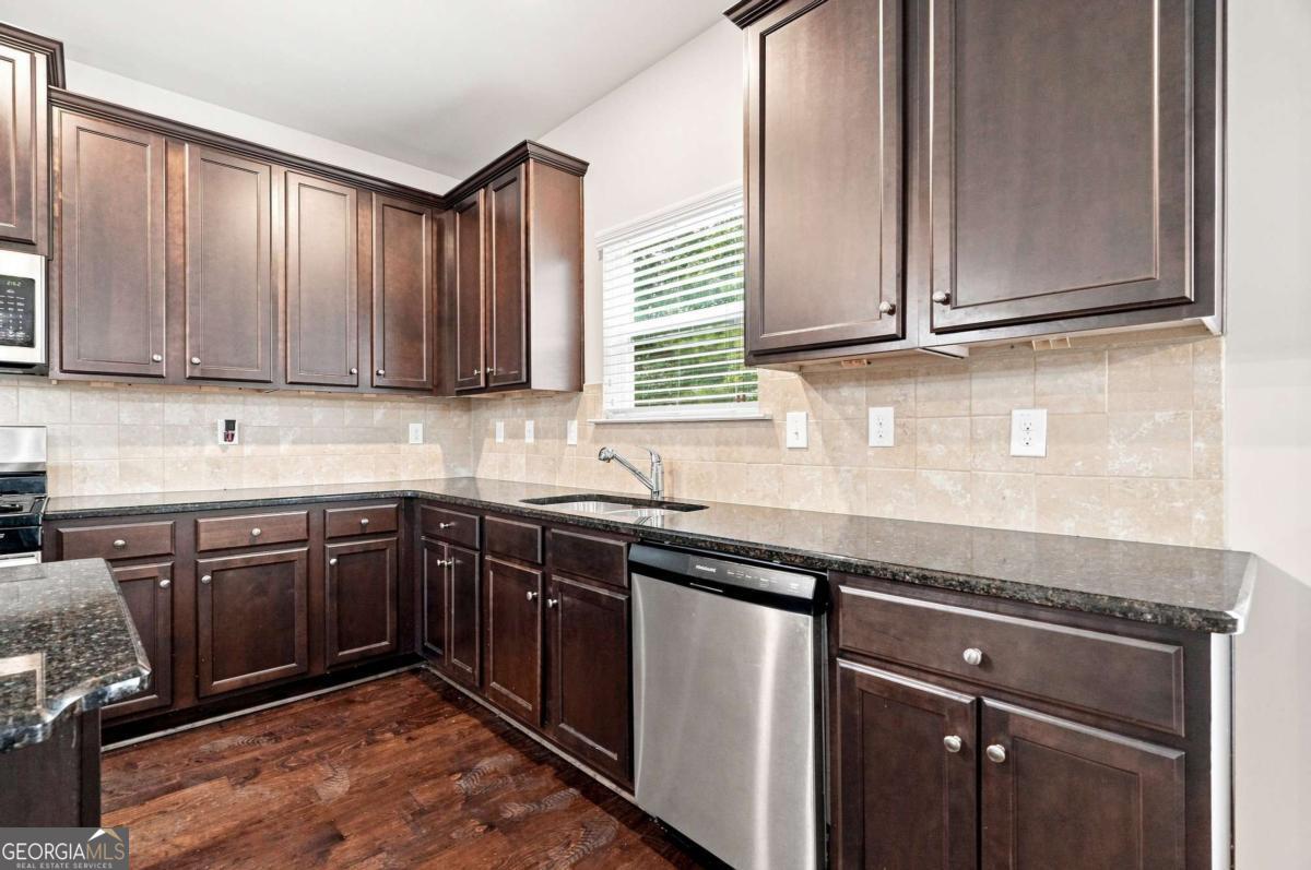 6323 Oakwell Place Property Photo 59