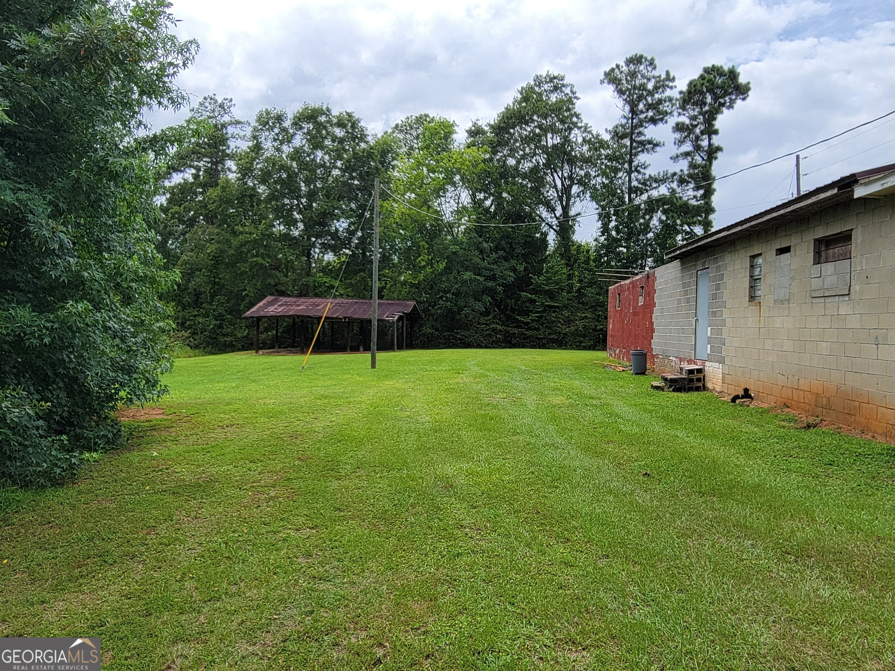 7567 Highway 24 W Property Photo 7