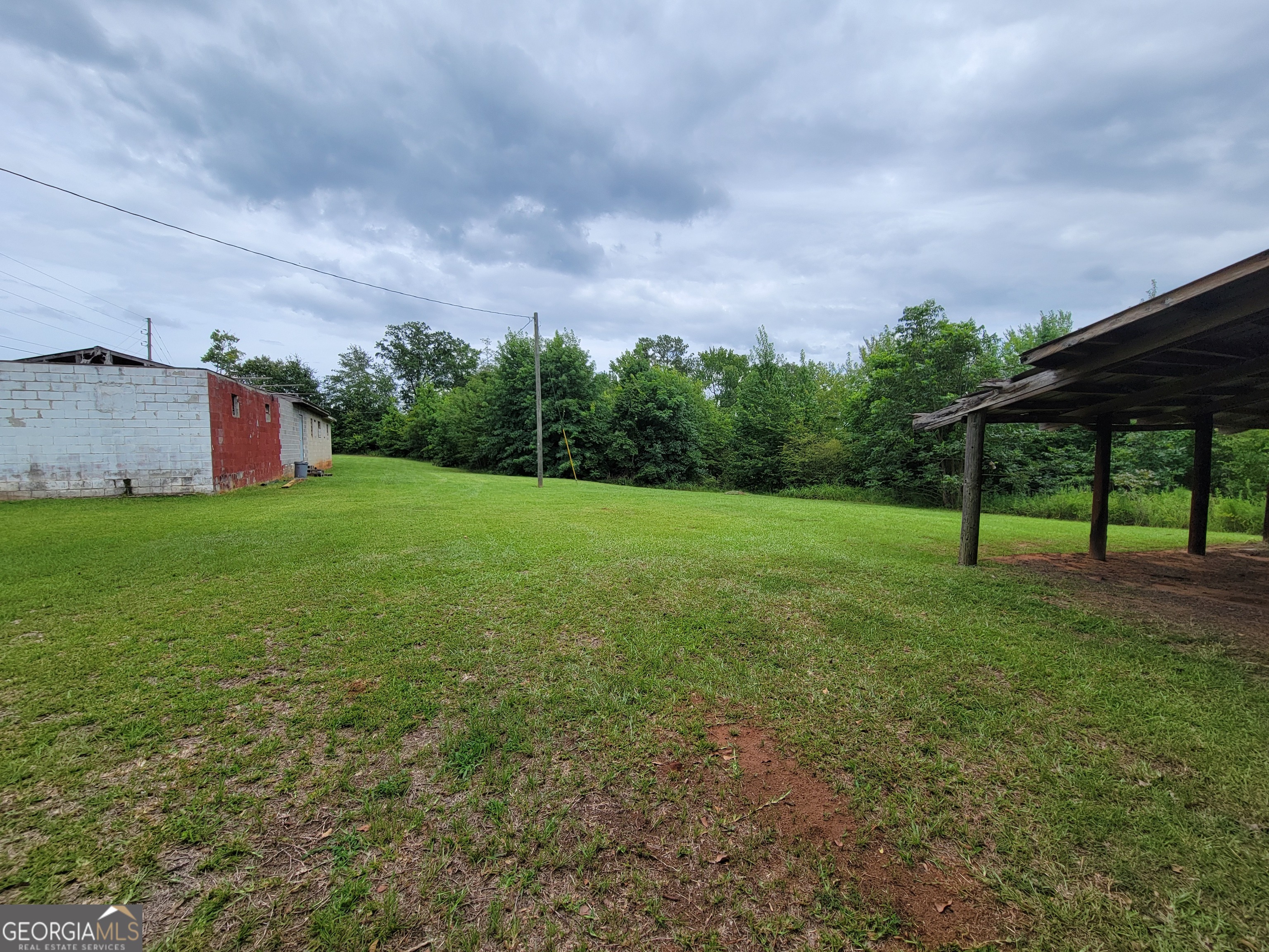 7567 Highway 24 W Property Photo 8