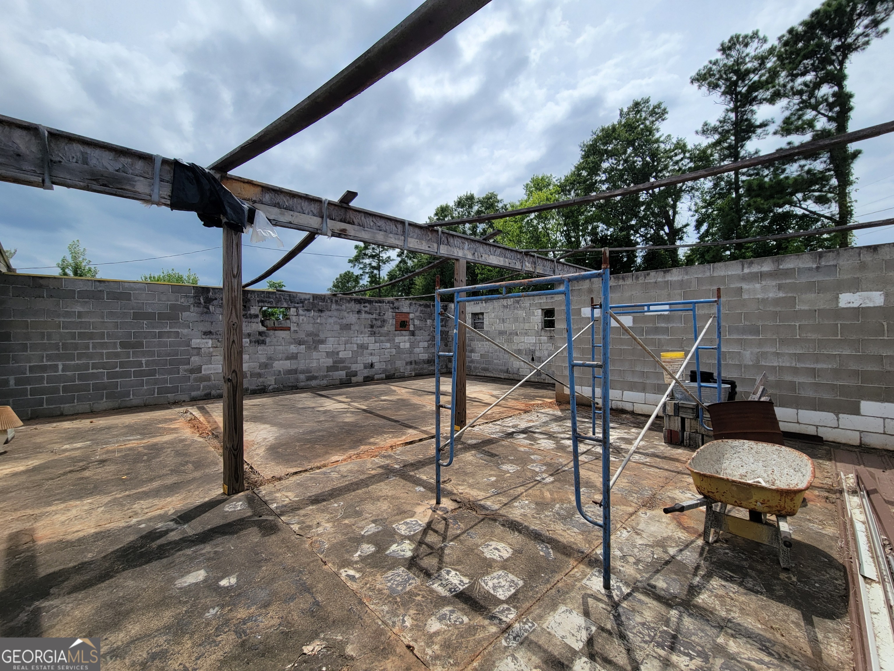 7567 Highway 24 W Property Photo 14