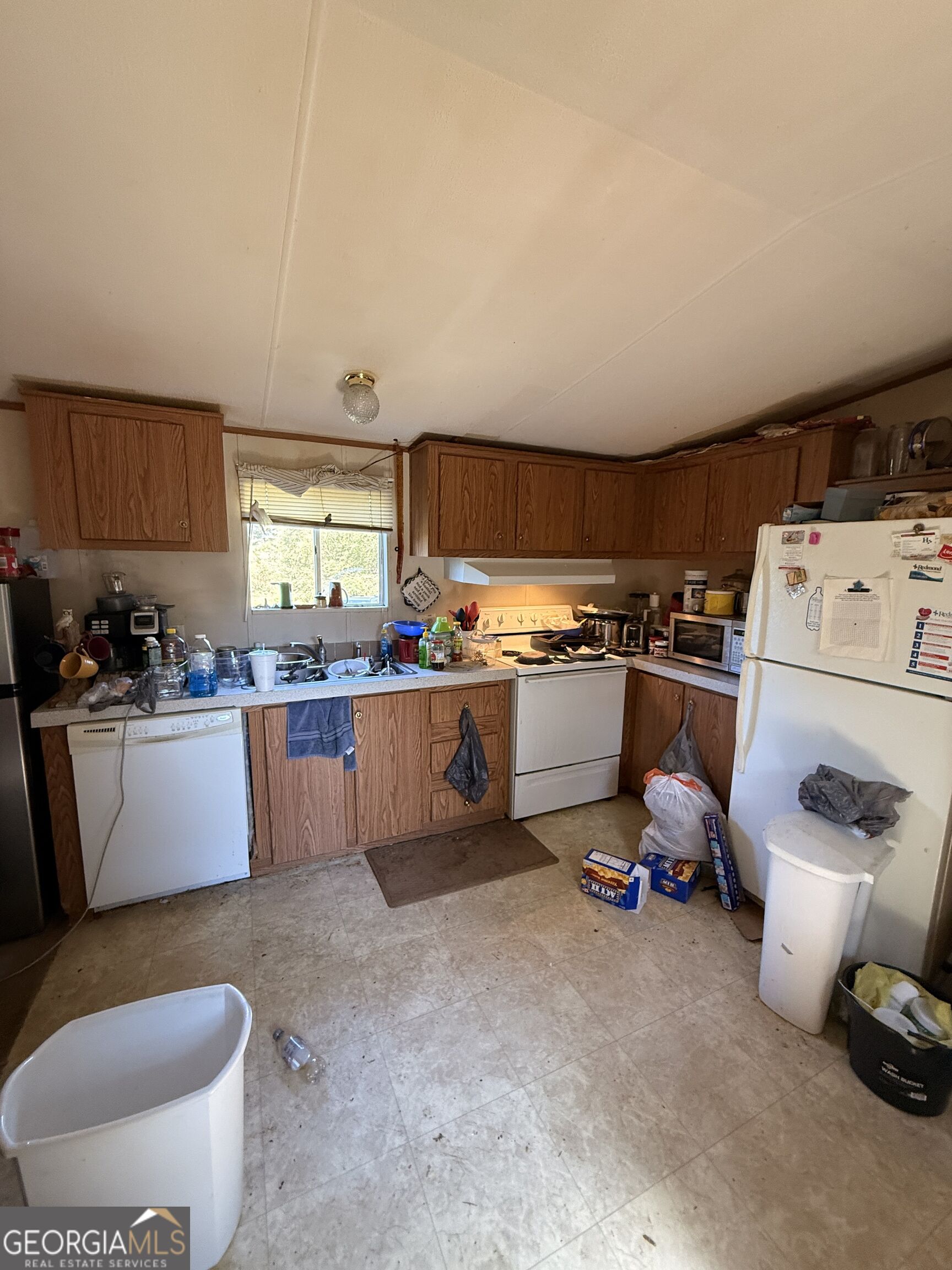 390 Fields Road Property Photo 3