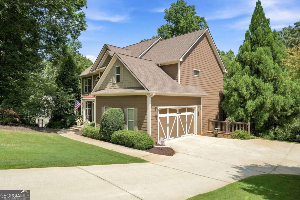 5660 Chestatee Landing Drive Property Photo 2