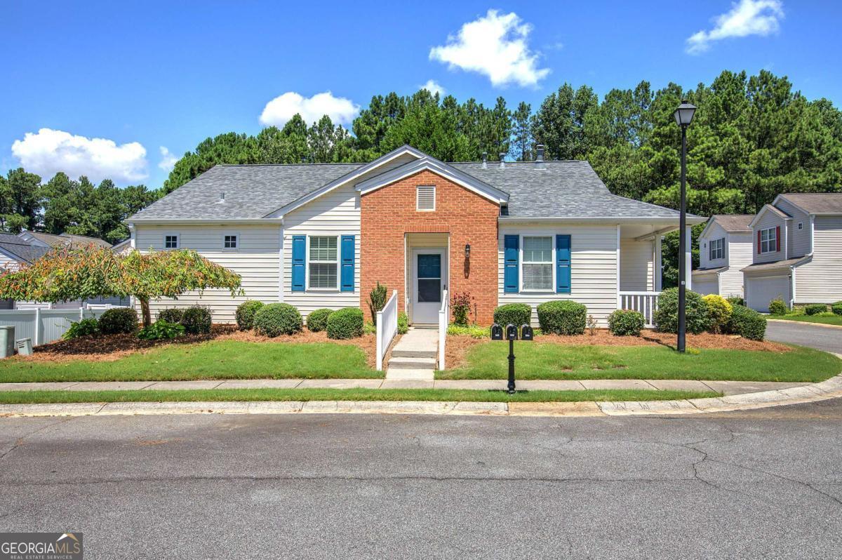 560 Windcroft Circle Nw Property Photo 1