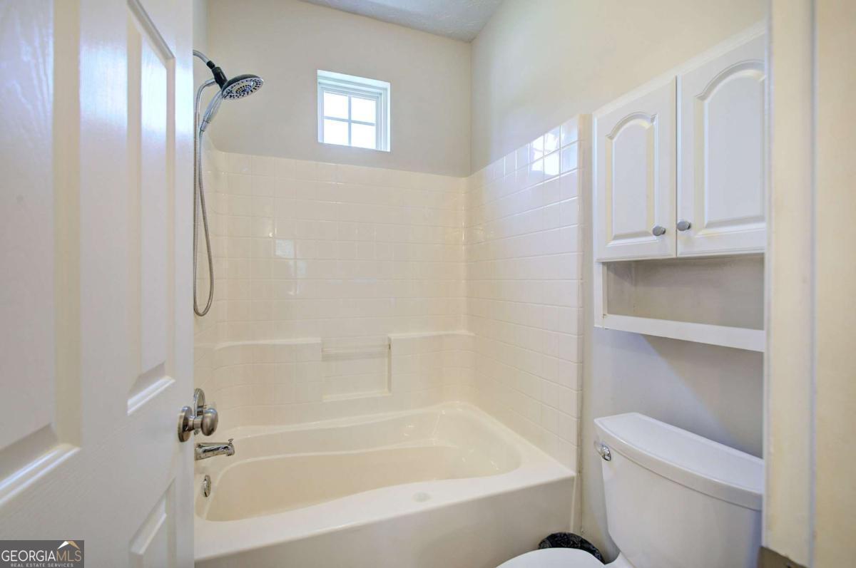 560 Windcroft Circle Nw Property Photo 28