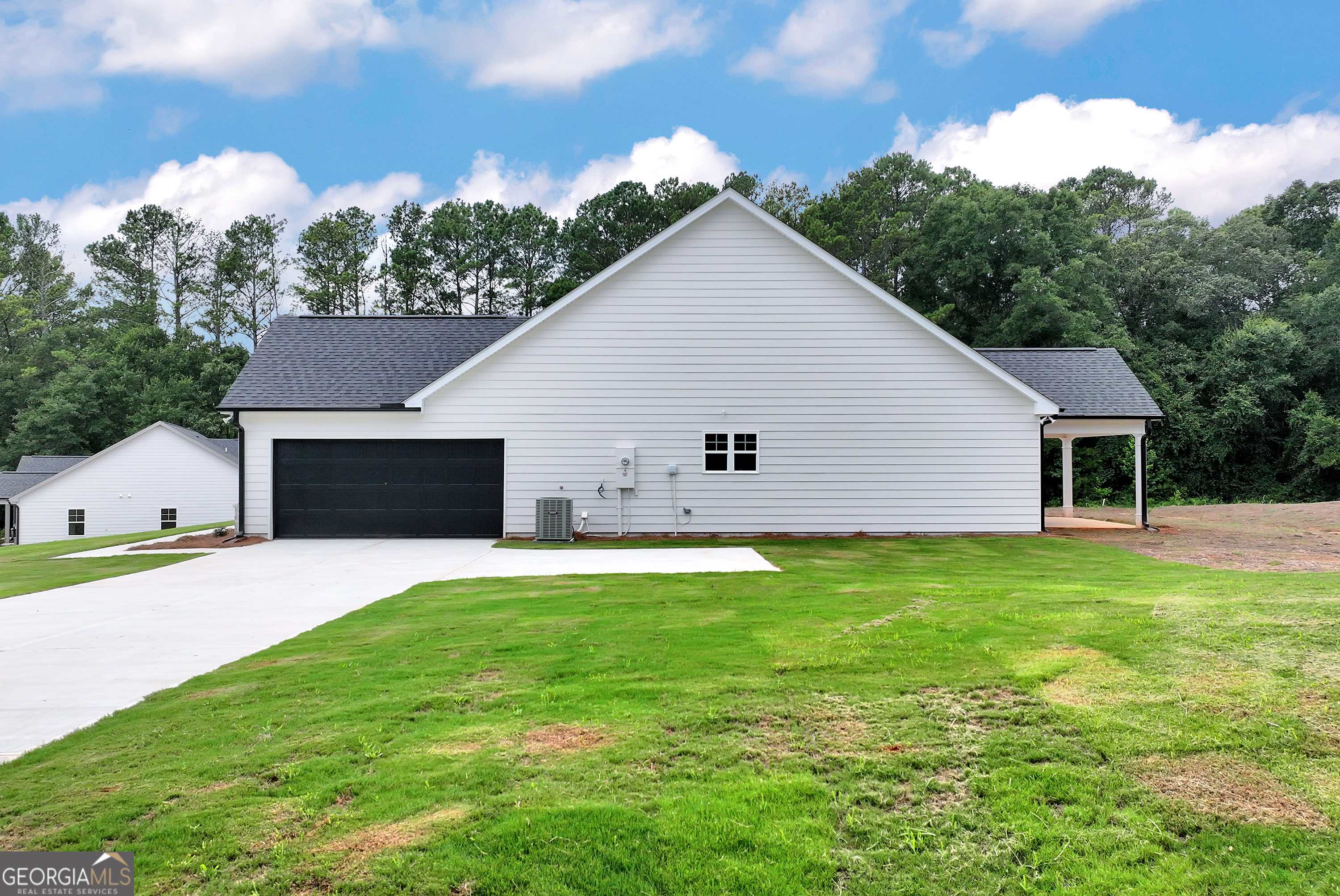 406 Myles Way Property Photo 3