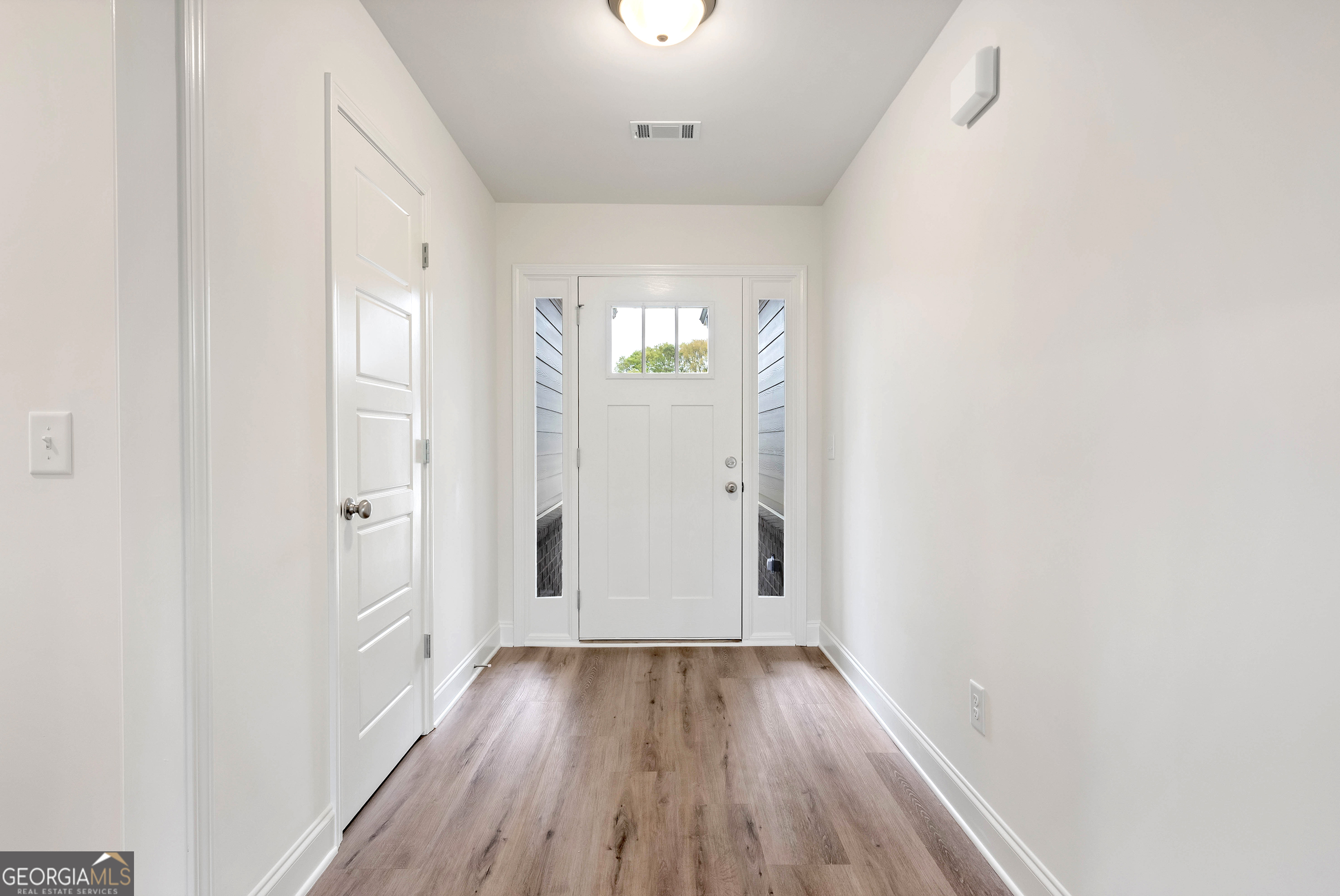 406 Myles Way Property Photo 6