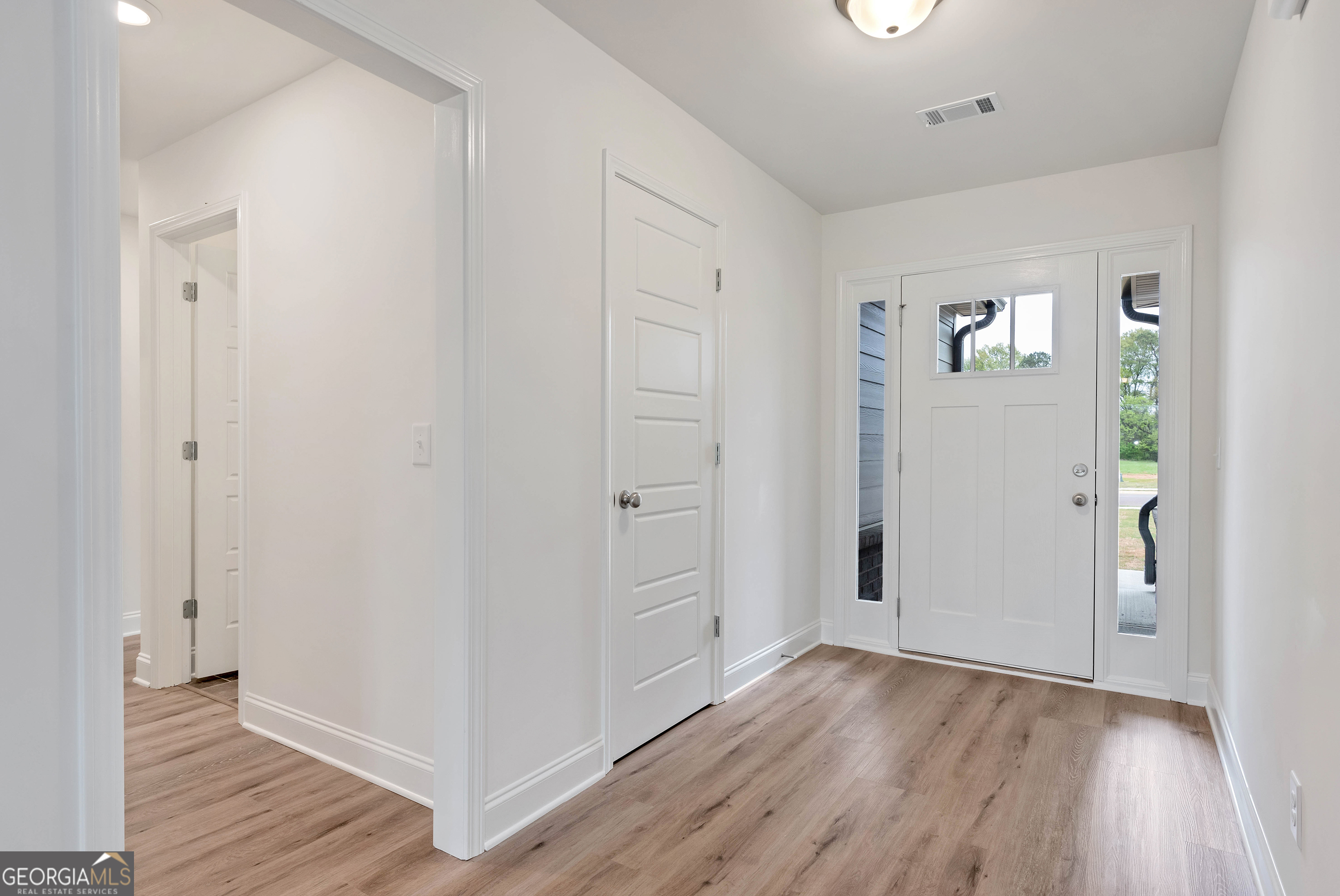 406 Myles Way Property Photo 7