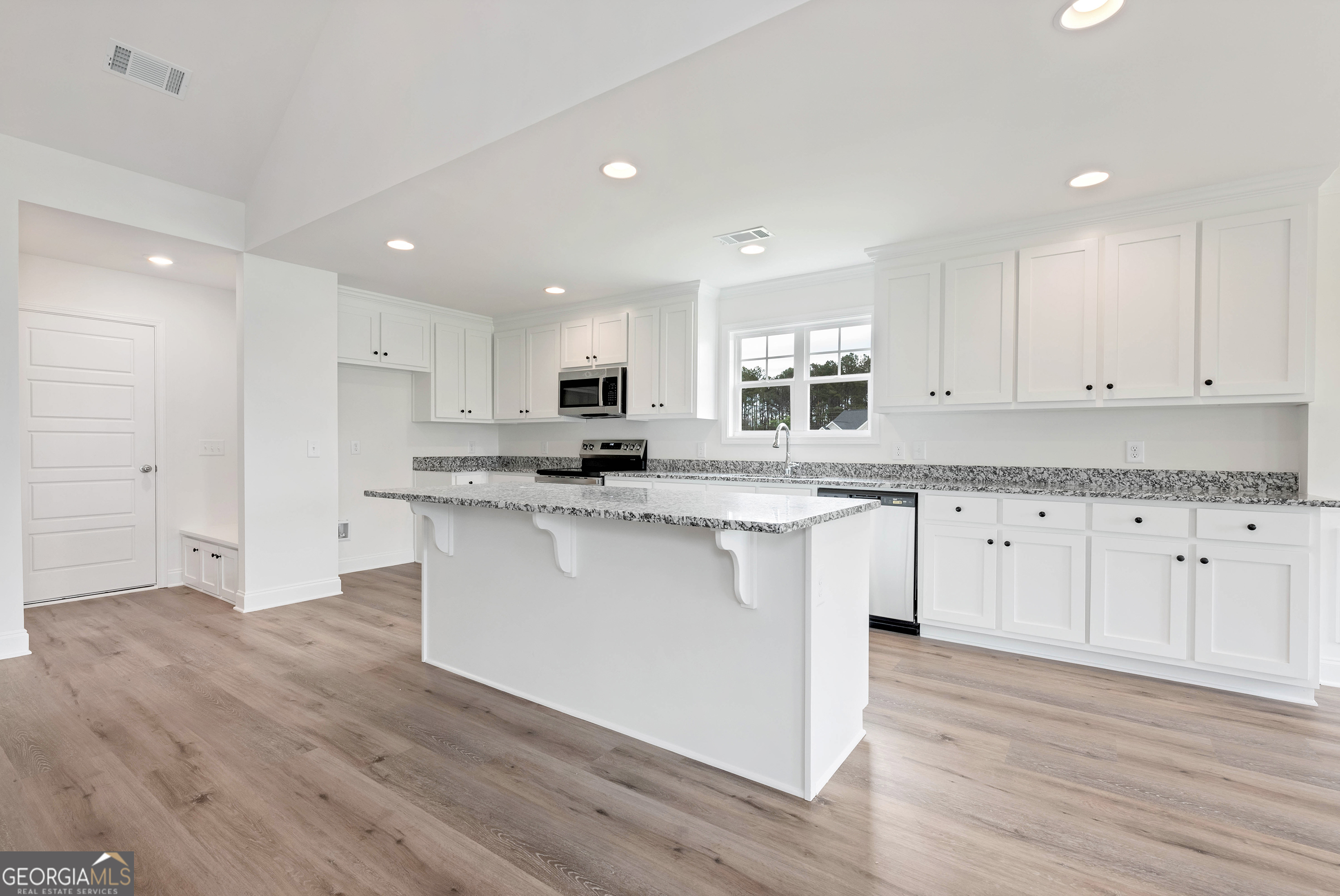 406 Myles Way Property Photo 11