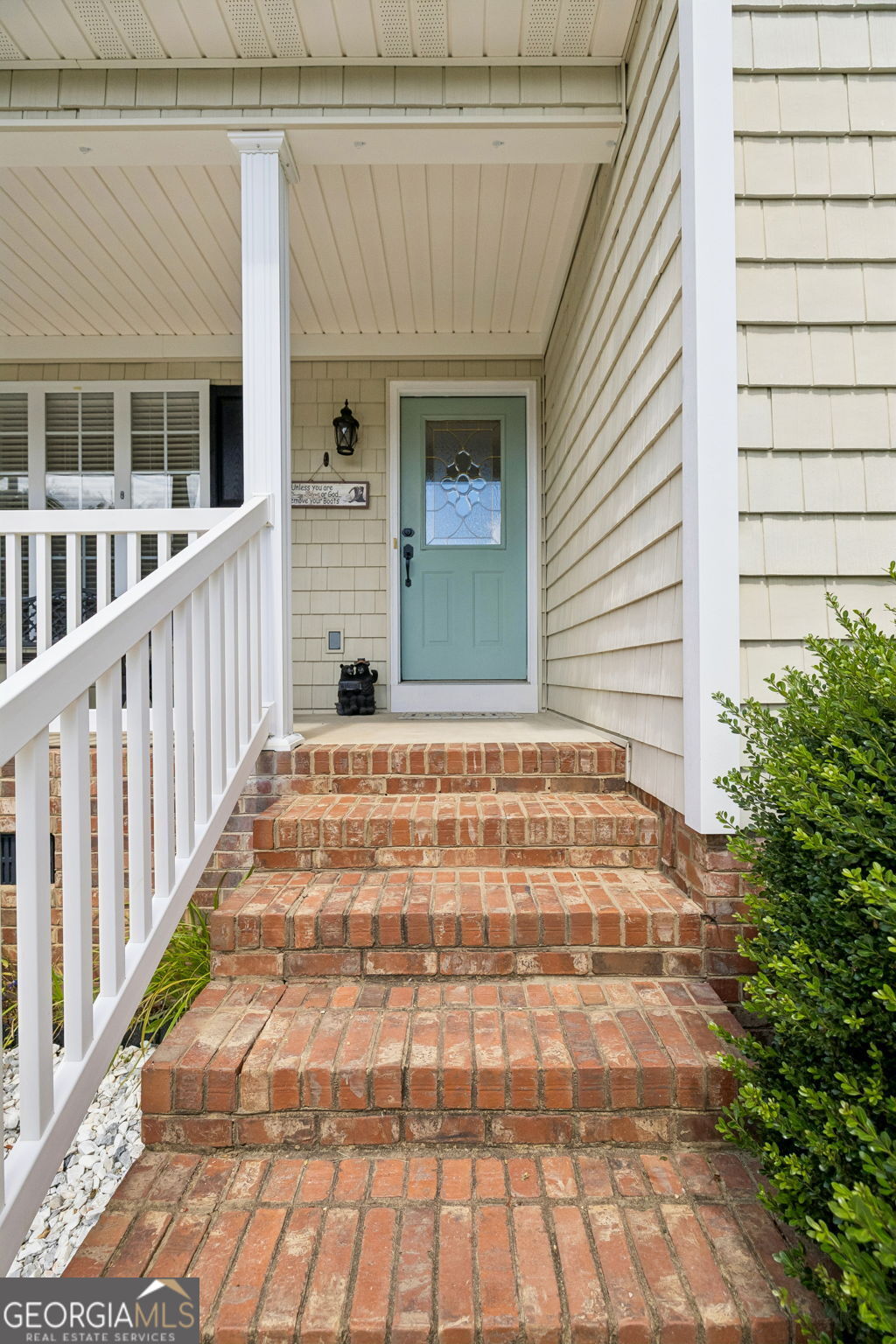 2926 Vine Drive Property Photo 3
