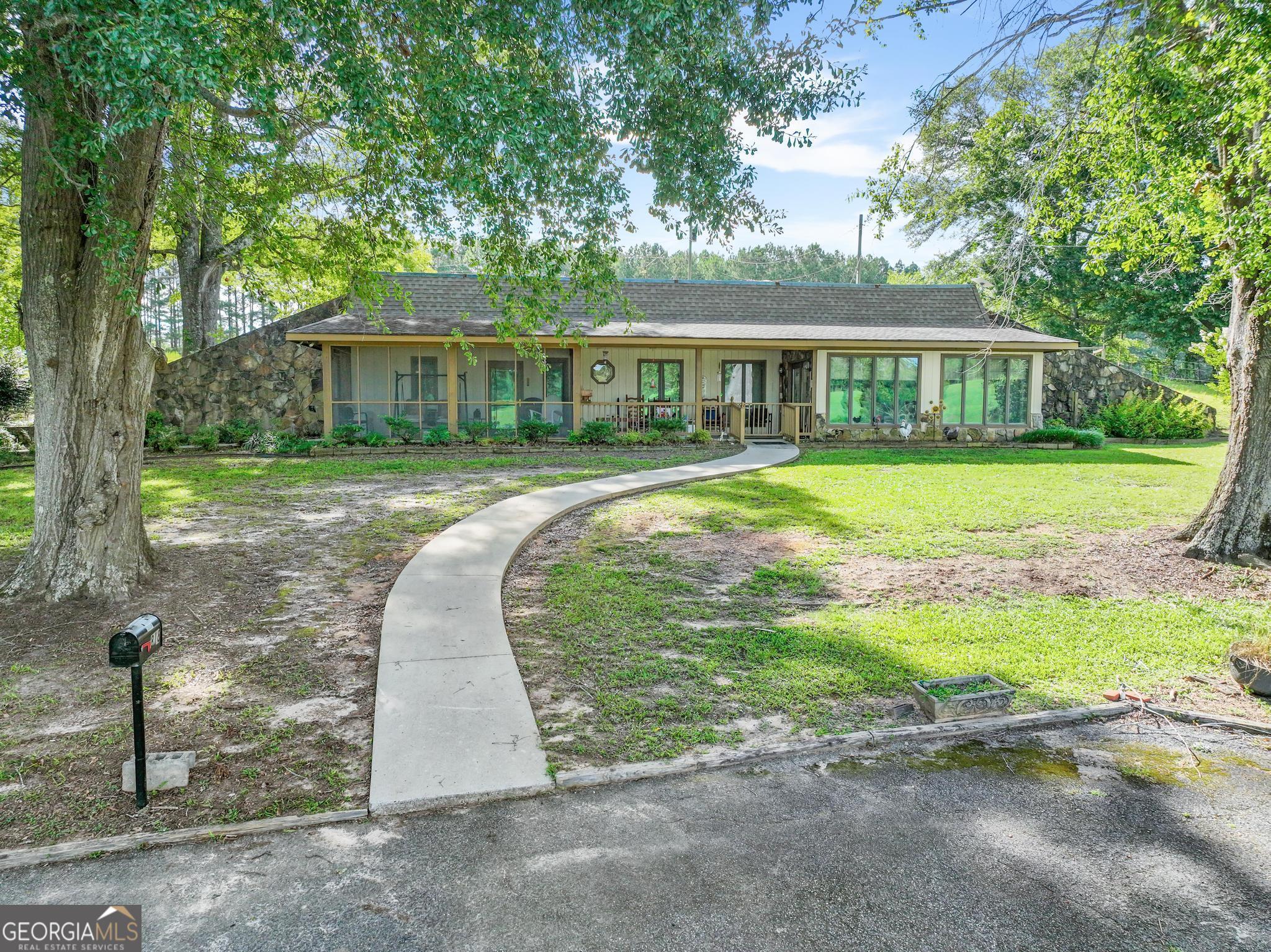818 Mccrary Road Property Photo 1