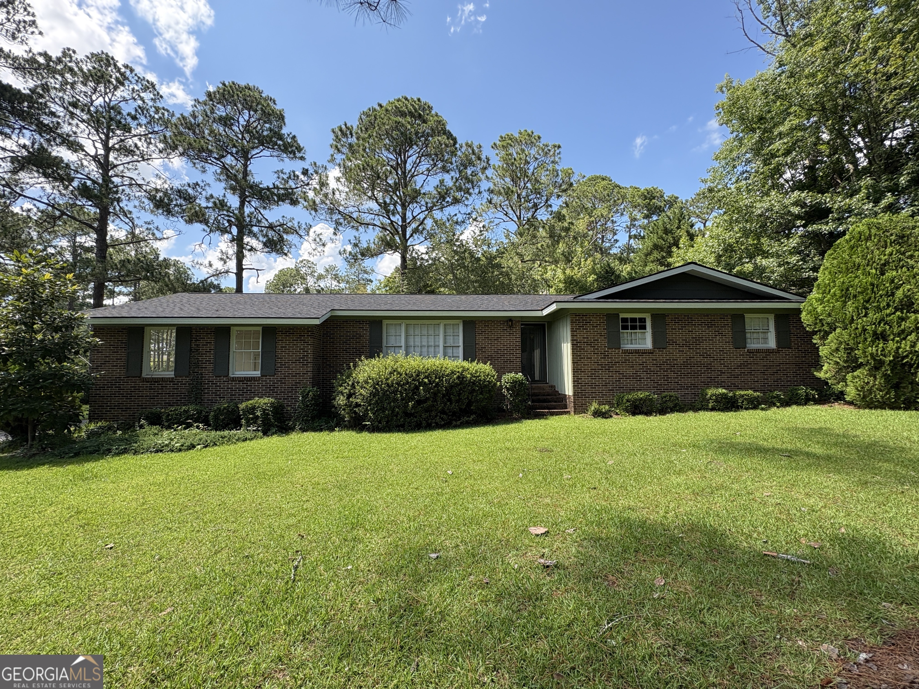 1340 5th Avenue Property Photo 3